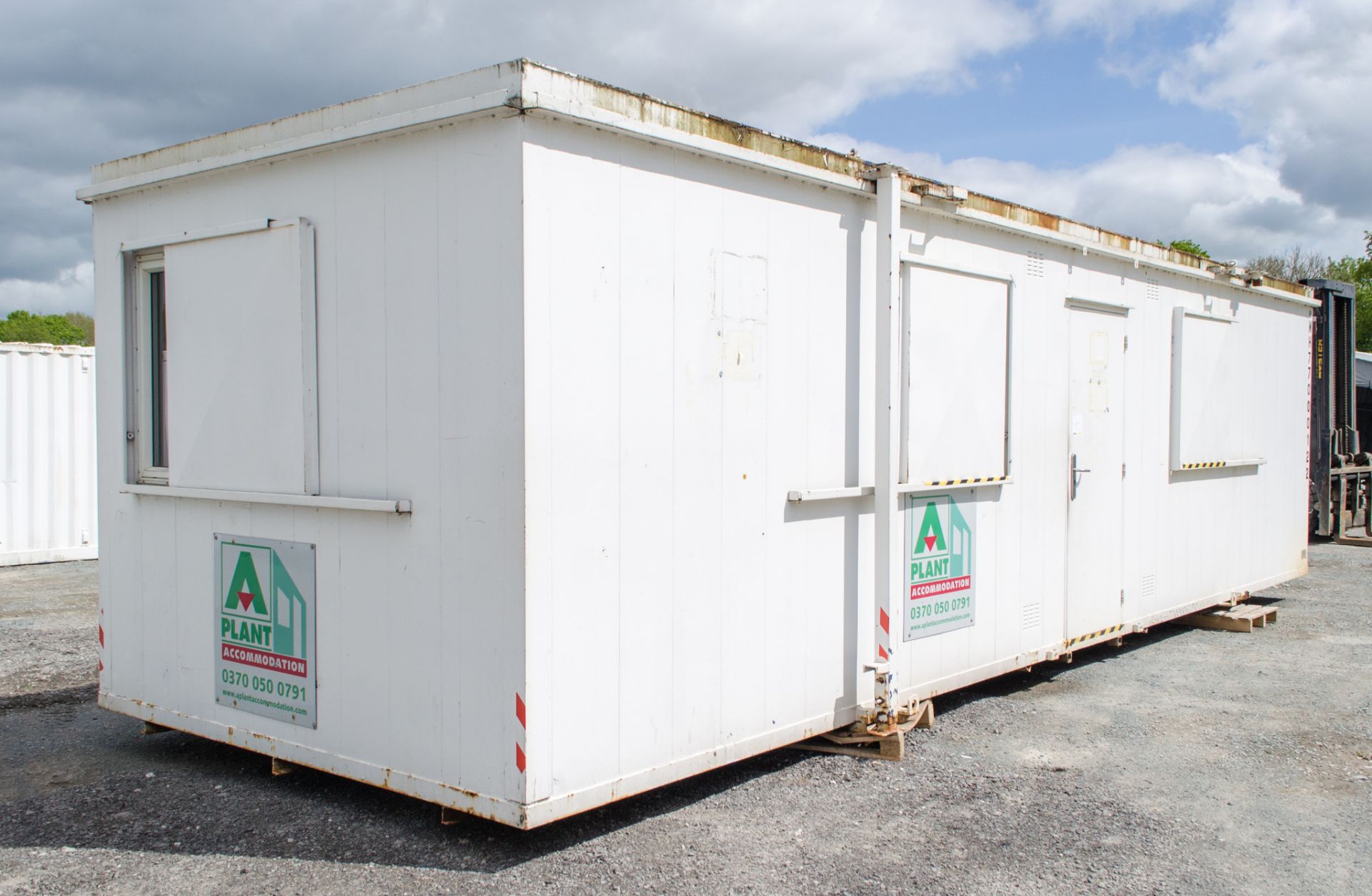 32 ft x 10 ft steel anti vandal jack leg office site unit Comprising of: Office/canteen area & - Image 2 of 7