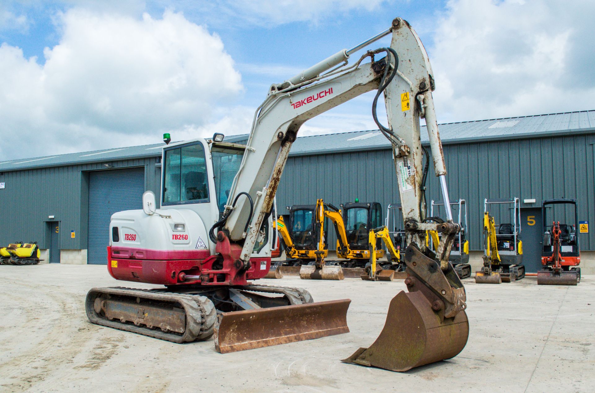 Takeuchi TB260 6 tonne rubber tracked midi excavator Year: 2014 S/N: 126000704 Recorded hours: - Image 2 of 26