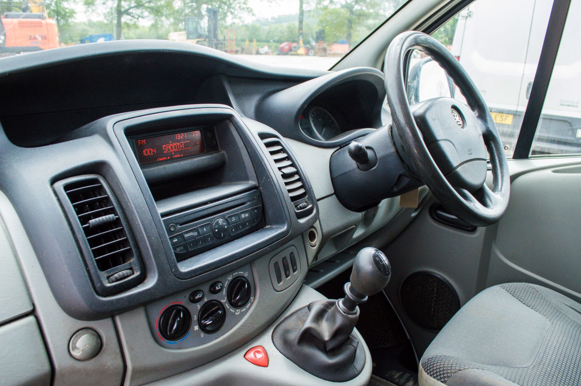 Vauxhall Vivaro 2900 2.0 CDTI 113 LWB panel van - Image 20 of 26