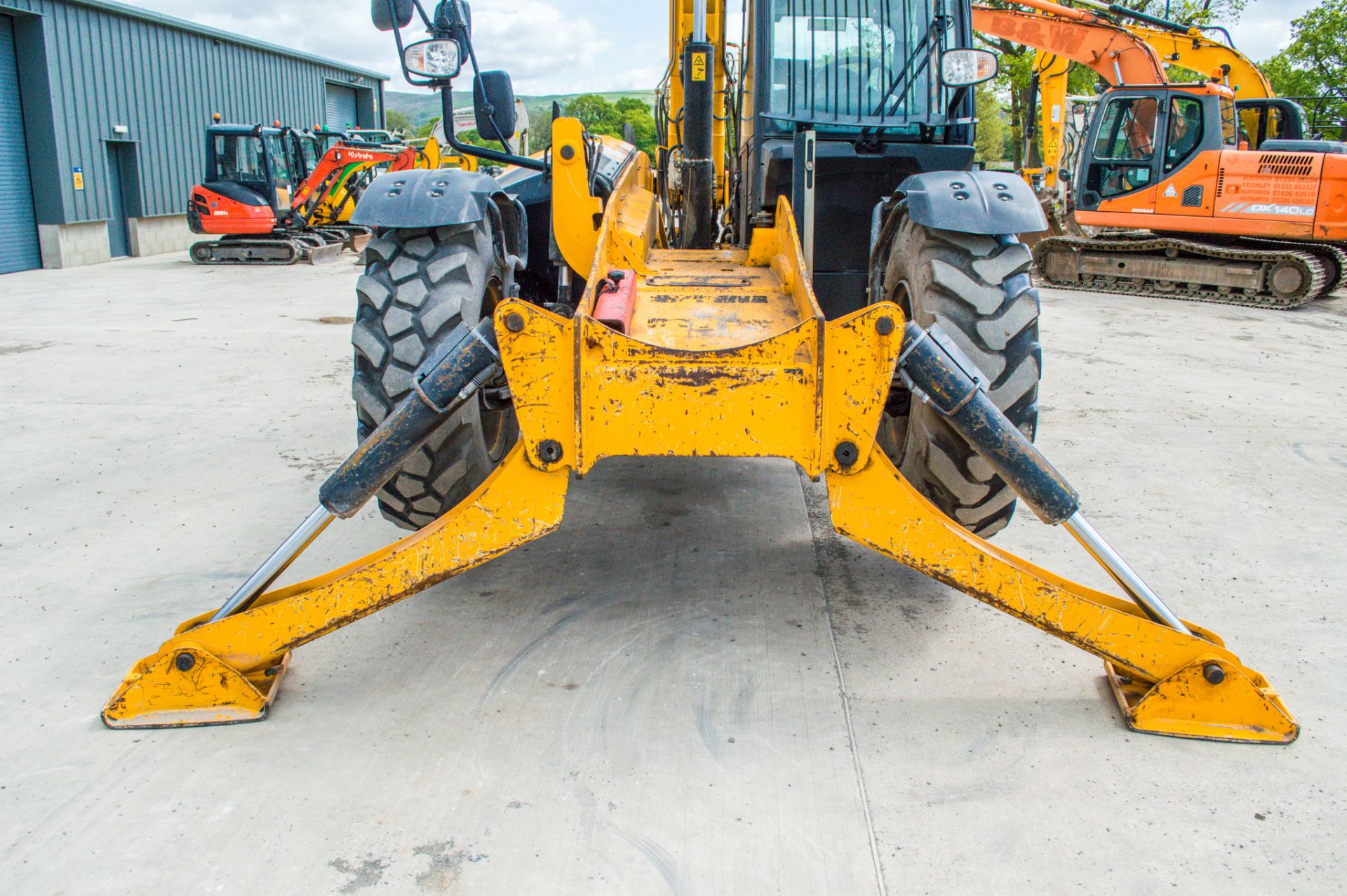 JCB 540-180 Hi-Viz 18 metre telescopic handler  Year: 2017 S/N: 2567255 Recorded Hours: 5503 c/w - Image 18 of 28