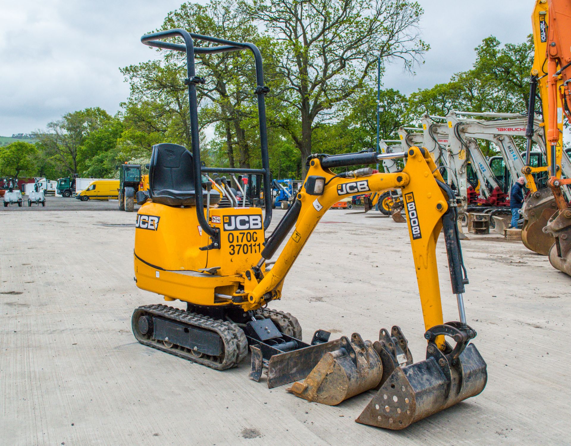 JCB 8008 CTS 0.8 tonne rubber tracked micro excavator Year: 2021 S/N: 2970262 Recorded Hours: 235 - Image 2 of 23