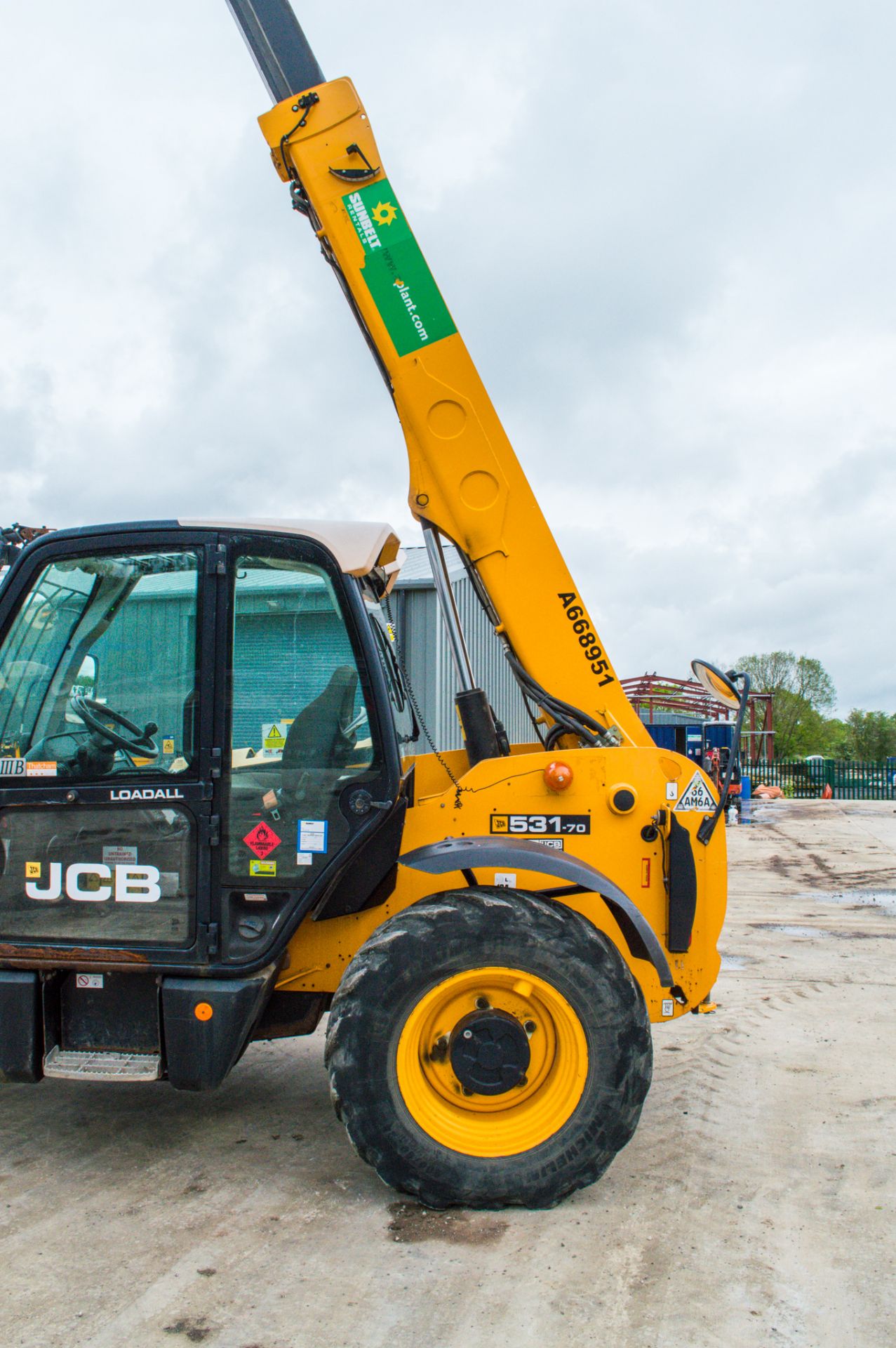 JCB 531-70 7 metre telescopic handler  Year: 2015  S/N: 2349726 Recorded Hours: 2144 A668951 - Image 17 of 25