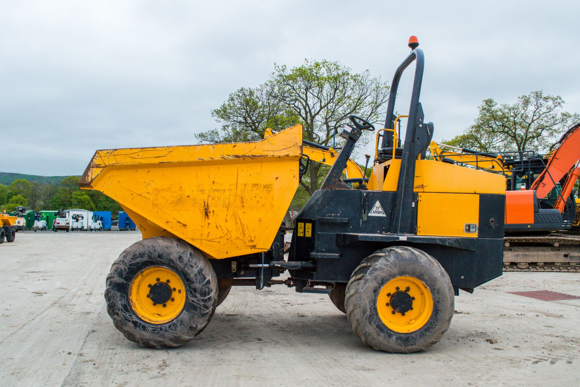 JCB 9T 9 tonne straight skip dumper - Image 7 of 22