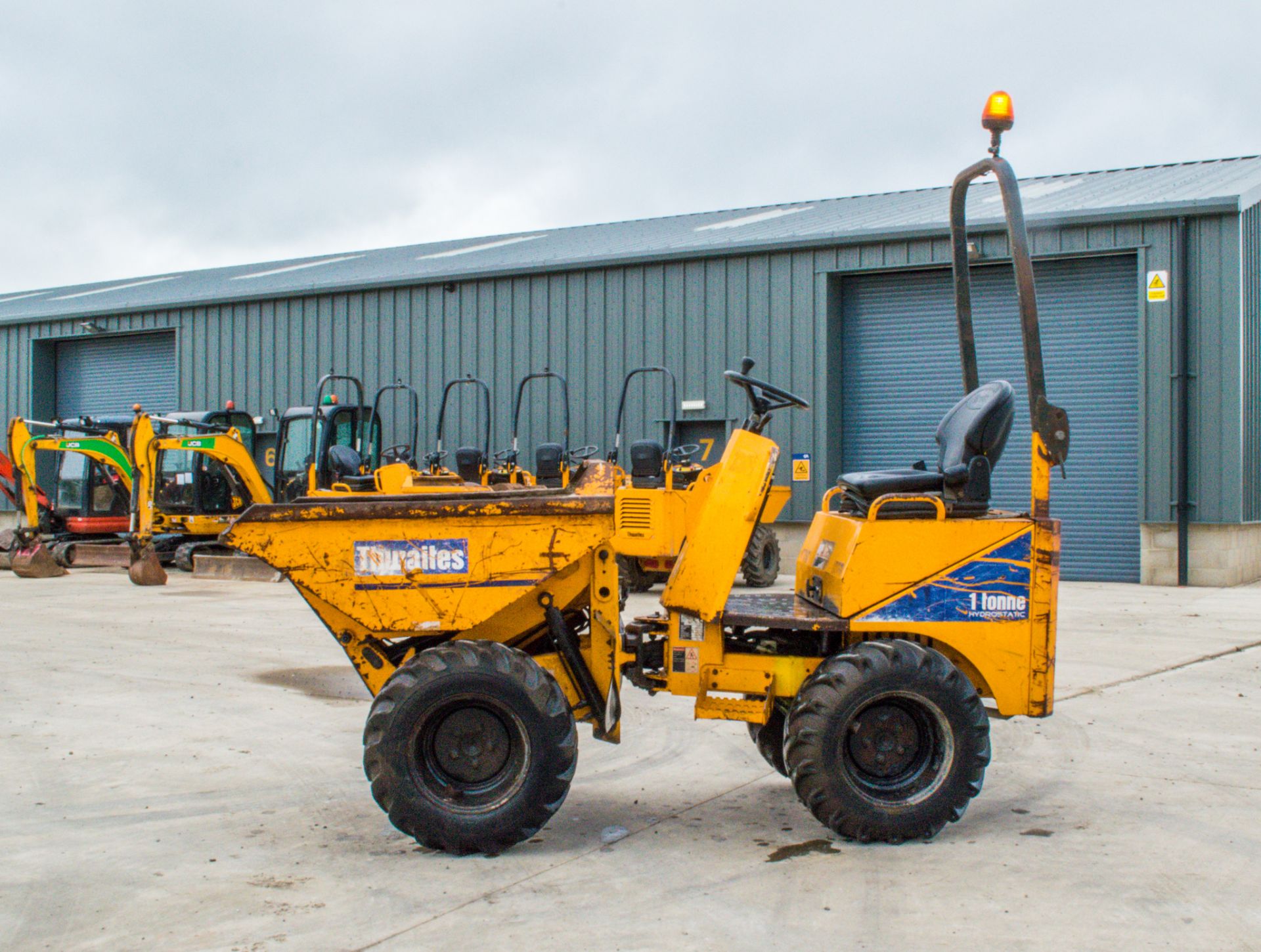 Thwaites 1 tonne hi-tip dumper Year: 2008 S/N: 4838 Recorded Hours: 1201 - Image 7 of 21