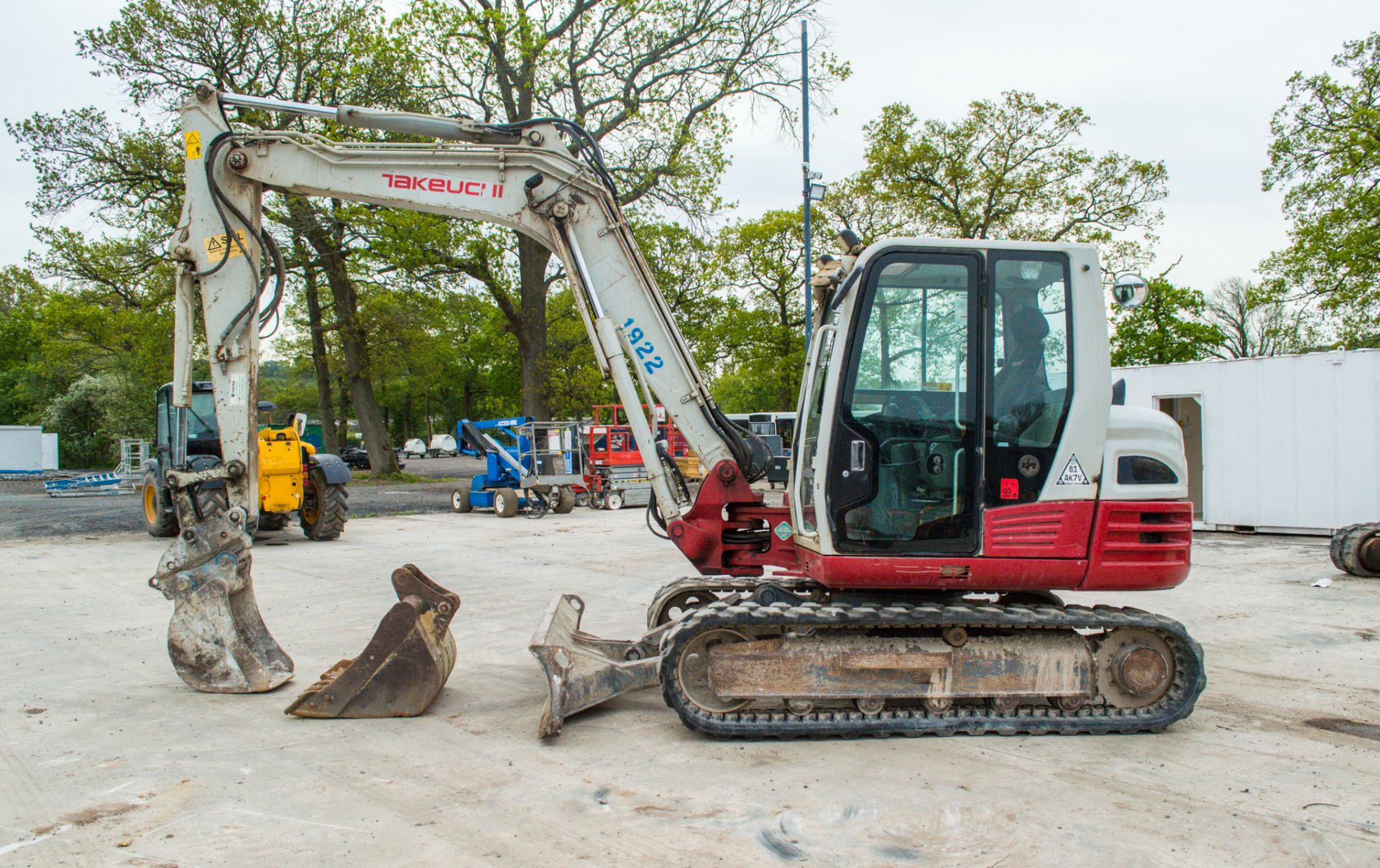 Takeuchi TB290 8.5 tonne rubber tracked excavator Year: 2015 S/N: 200107 Recorded Hours: 7596 Air - Image 8 of 24