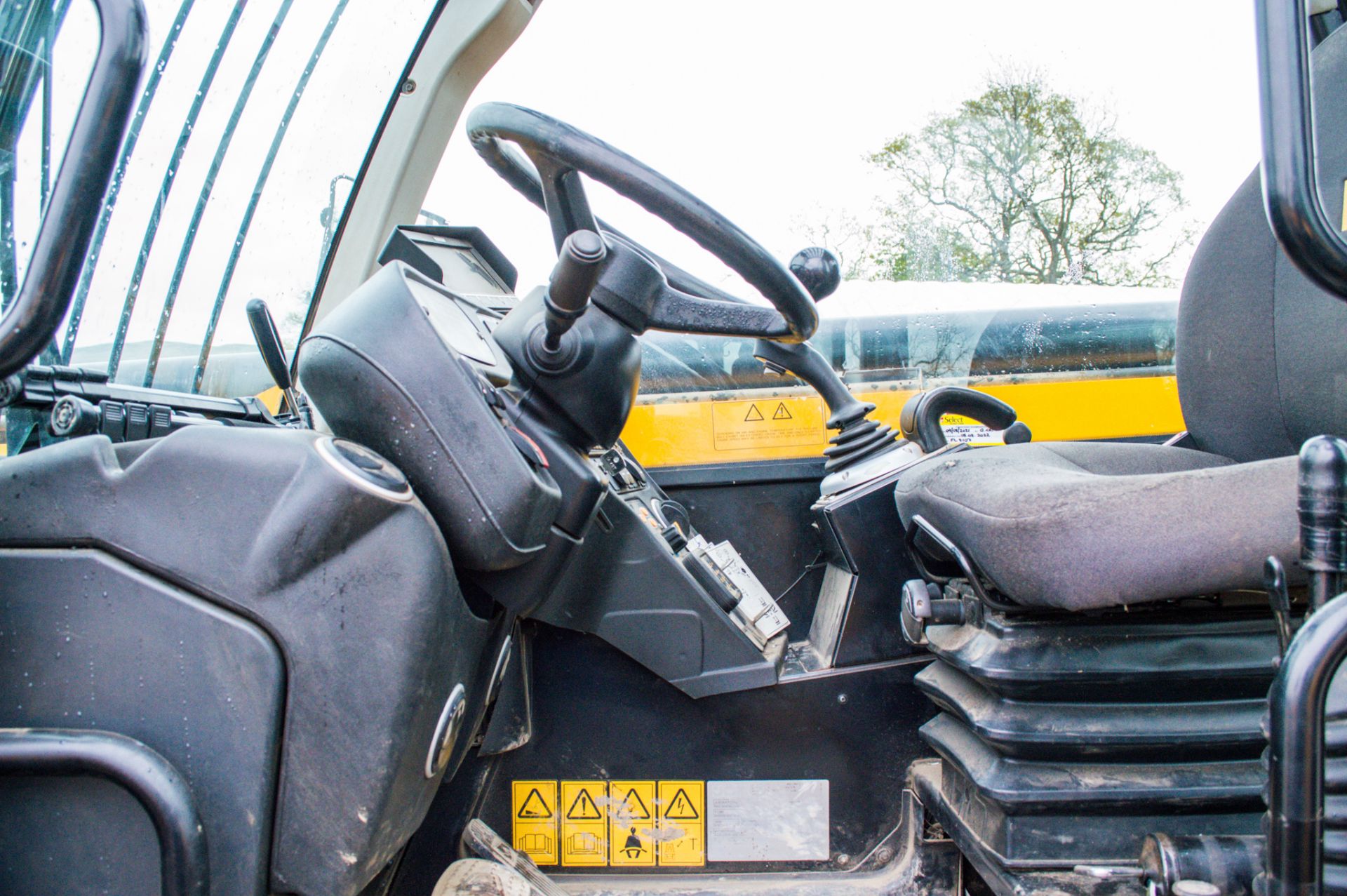 JCB 540-180 Hi-Viz 18 metre telescopic handler  Year: 2017 S/N: 2568367 Recorded Hours: 6219 c/w - Image 23 of 26