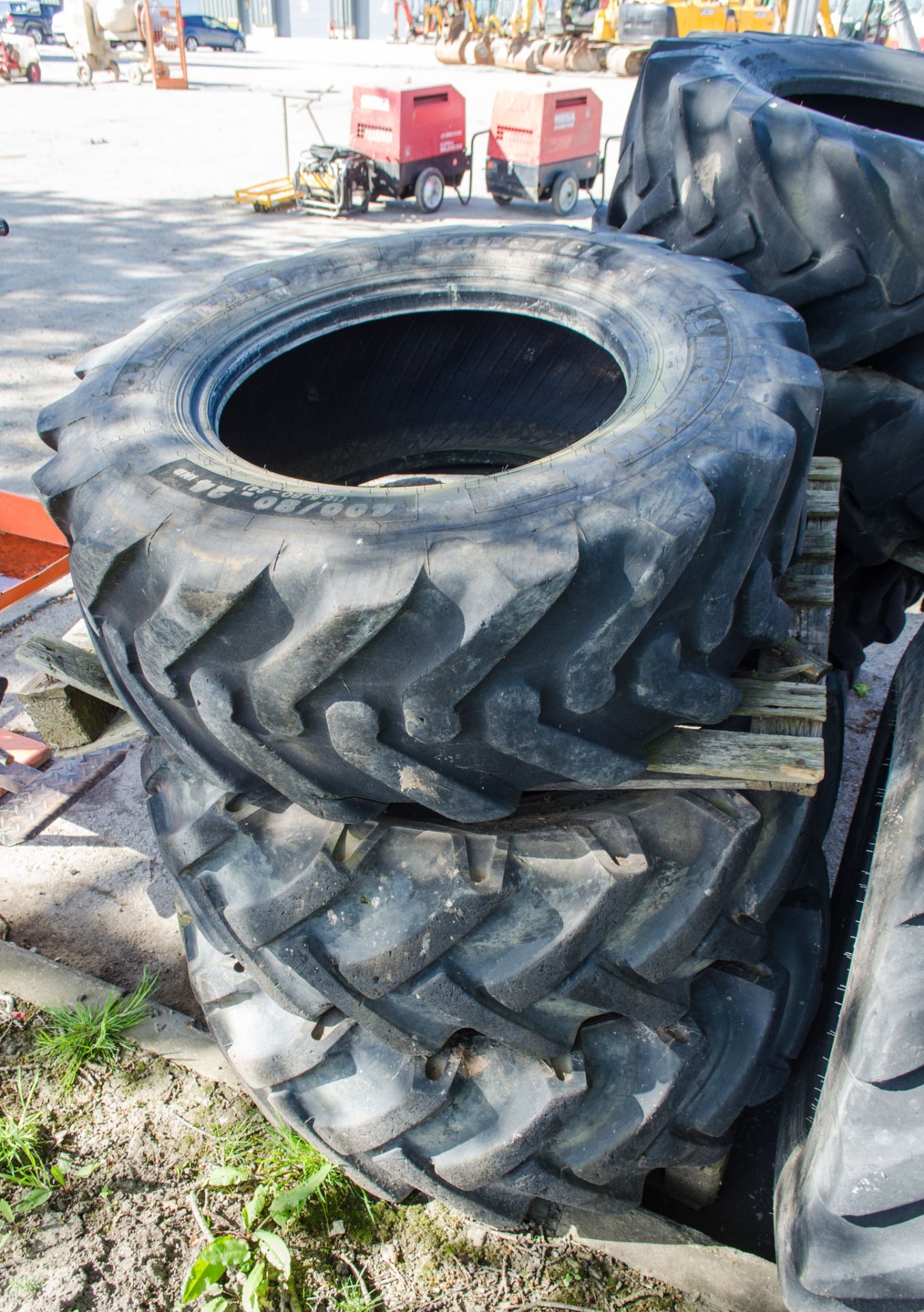 8 - miscellaneous tyres as photographed - Image 2 of 4