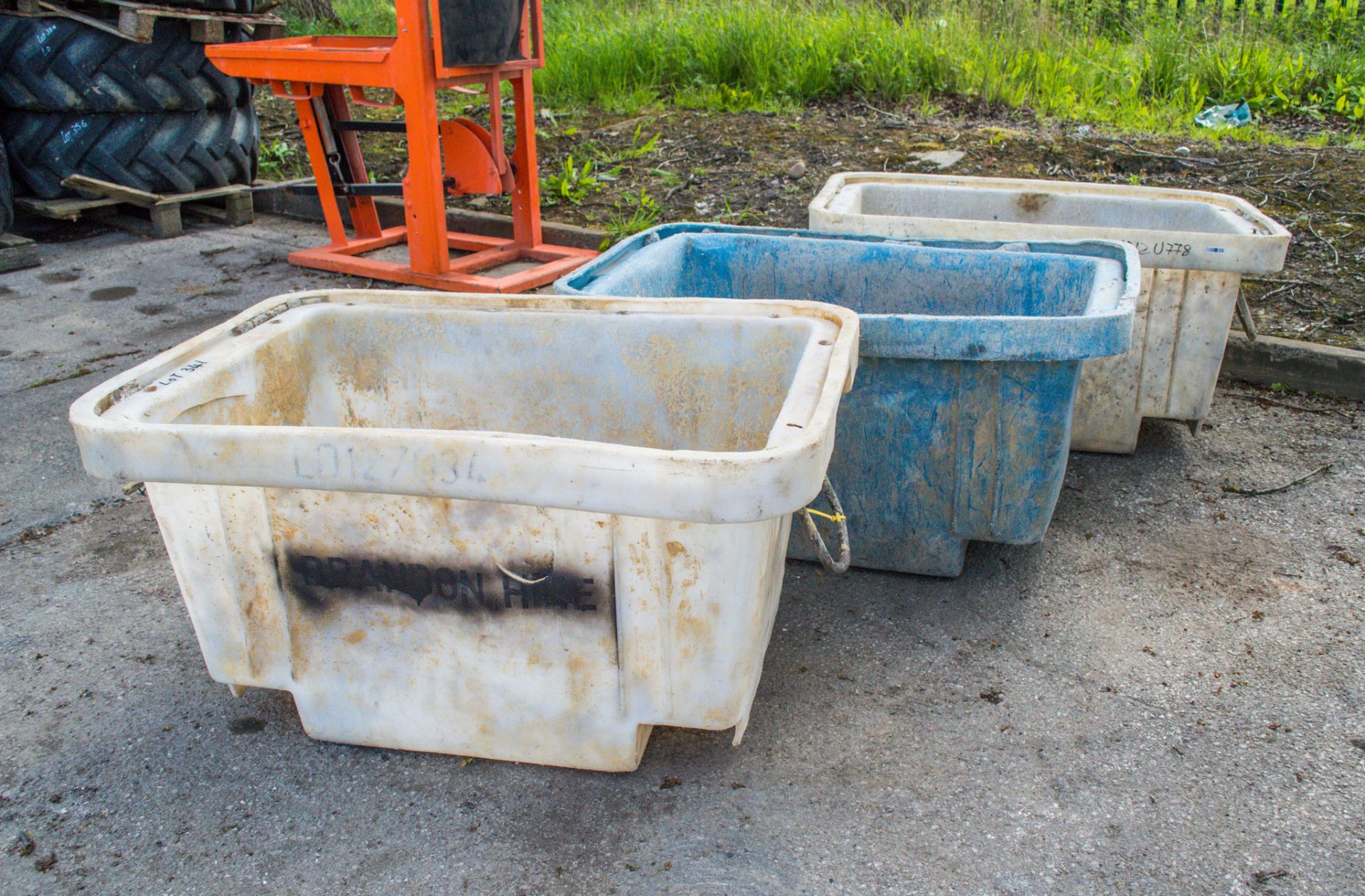 3 - plastic mortar tubs