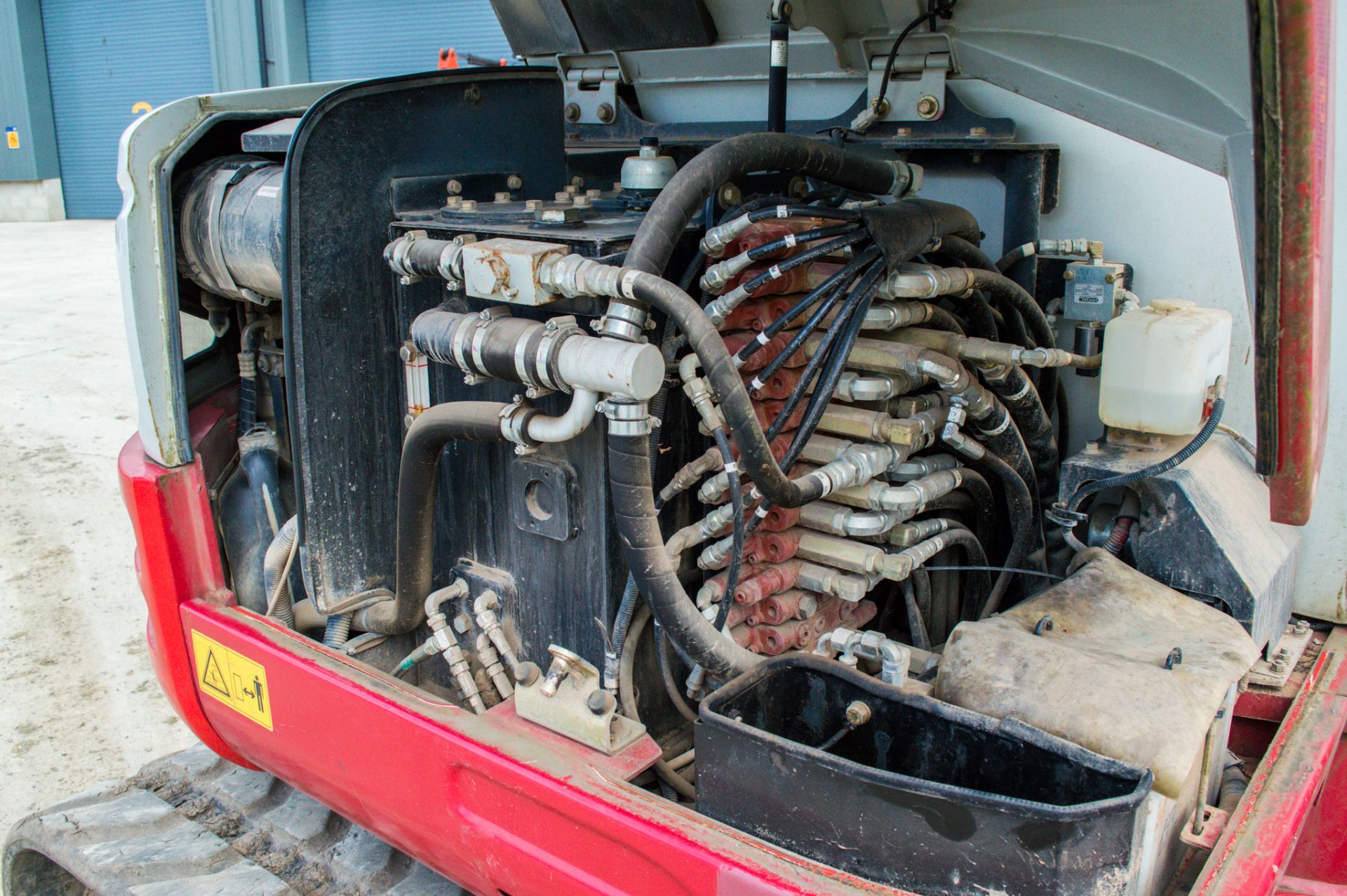 Takeuchi TB260 6 tonne rubber tracked midi excavator Year: 2014 S/N: 126000704 Recorded hours: - Image 17 of 26