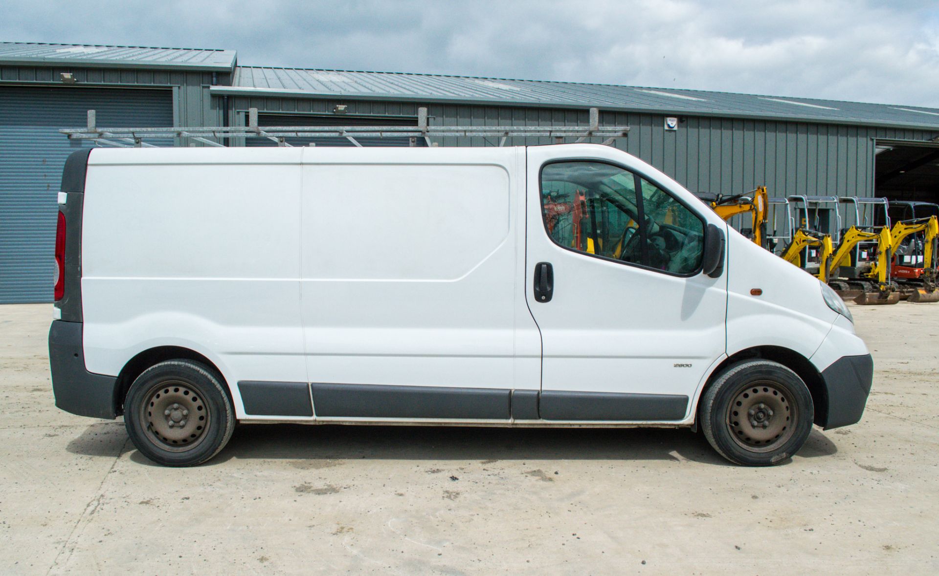 Vauxhall Vivaro 2900 2.0 CDTI 113 LWB panel van - Image 8 of 26