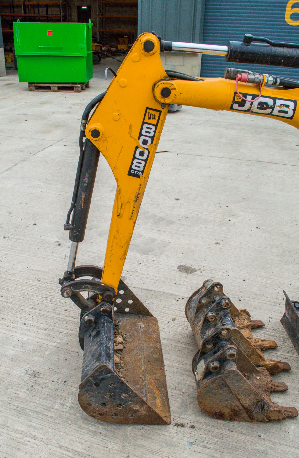 JCB 8008 CTS 0.8 tonne rubber tracked micro excavator Year: 2021 S/N: 2970262 Recorded Hours: 235 - Image 12 of 23