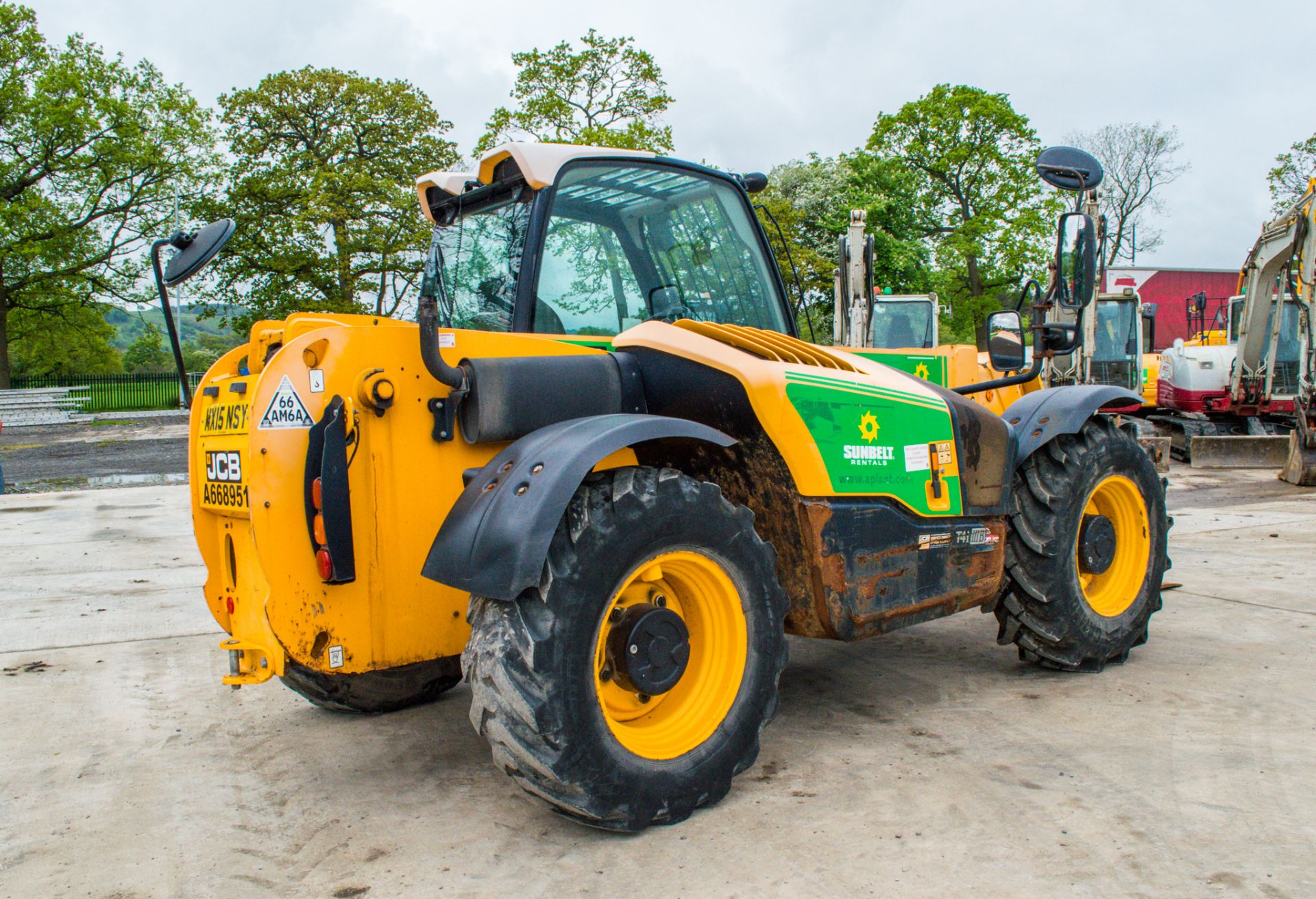 JCB 531-70 7 metre telescopic handler  Year: 2015  S/N: 2349726 Recorded Hours: 2144 A668951 - Image 3 of 25