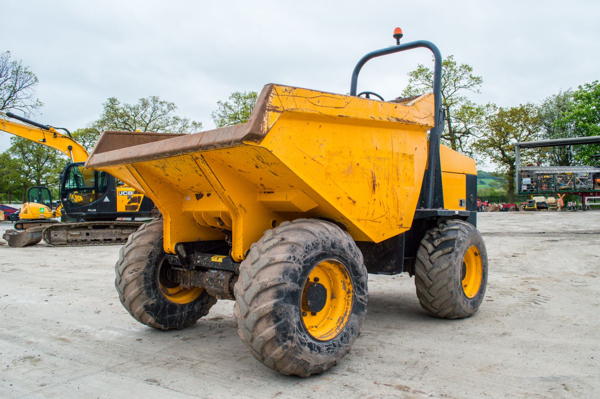 JCB 9T 9 tonne straight skip dumper