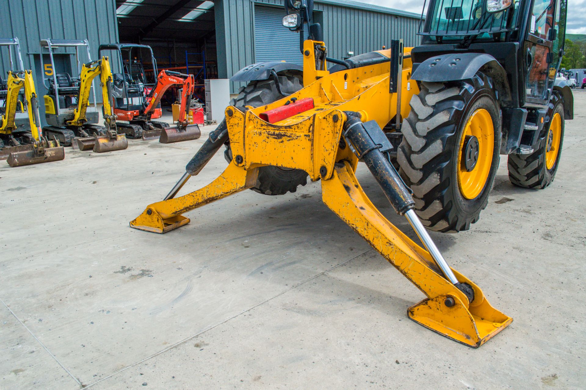 JCB 540-180 Hi-Viz 18 metre telescopic handler  Year: 2017 S/N: 2567255 Recorded Hours: 5503 c/w - Image 17 of 28