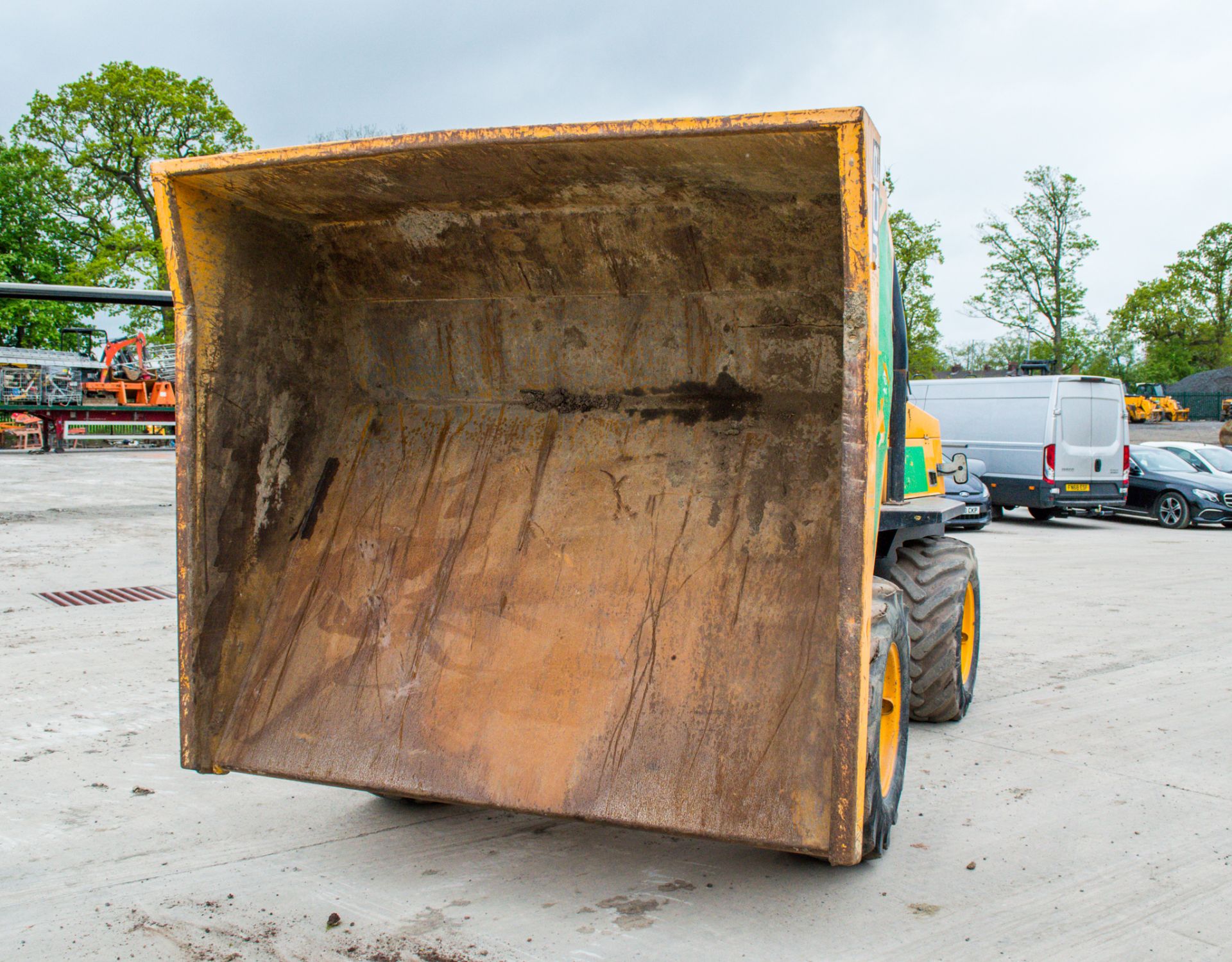 JCB  6T  6 tonne straight skip dumper Year:2015 S/N: K7468 Recorded Hours: 1493 A666972 - Image 16 of 21