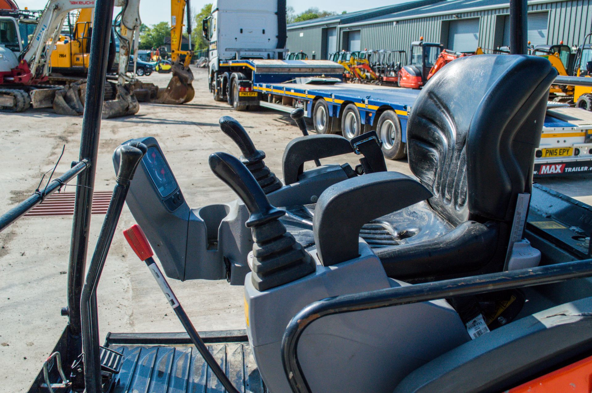 Kubota KX015-4 1.5 tonne rubber tracked mini excavator Year: 2018 S/N: 63480 Recorded Hour: 937 - Image 18 of 20