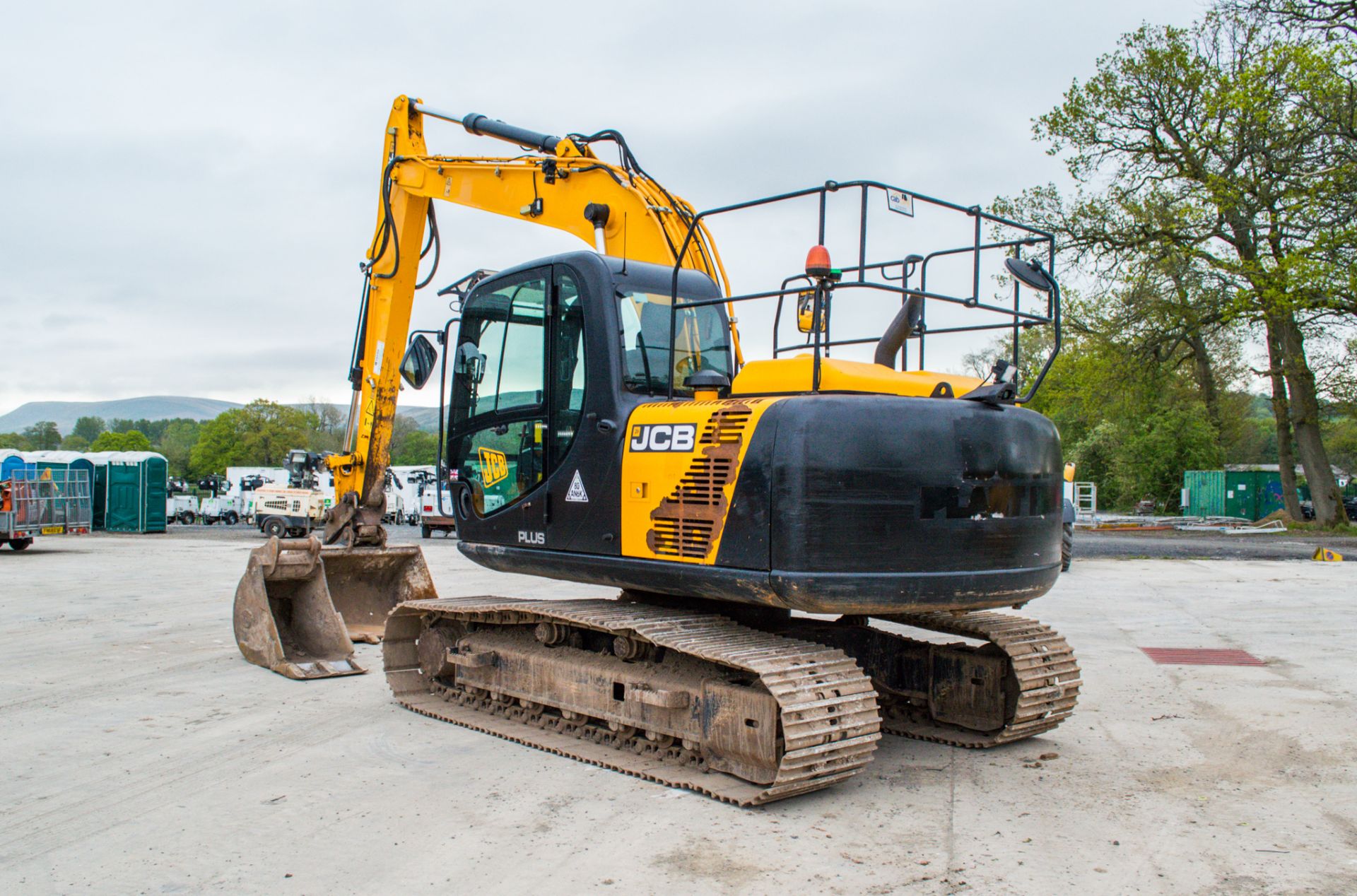 JCB JS130 LC+ 13 tonne steel tracked excavator Year: 2016 S/N: 424040 Recorded Hours: 5228 Air - Image 4 of 24