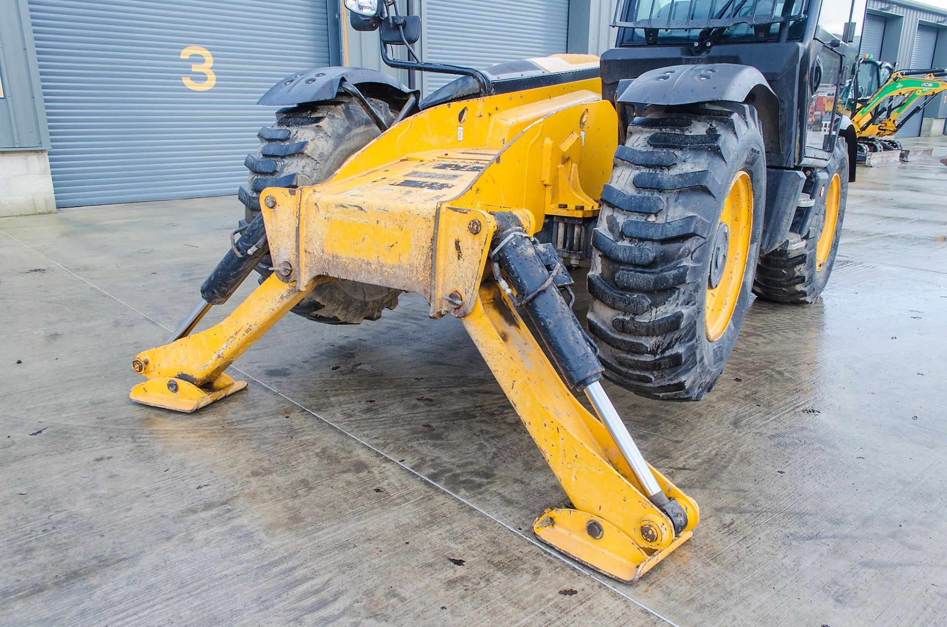 JCB 535-140 Hi-Viz 14 metre telescopic handler Year: 2014  S/N: 2339650 Recorded Hours: 4182 A633927 - Image 11 of 24