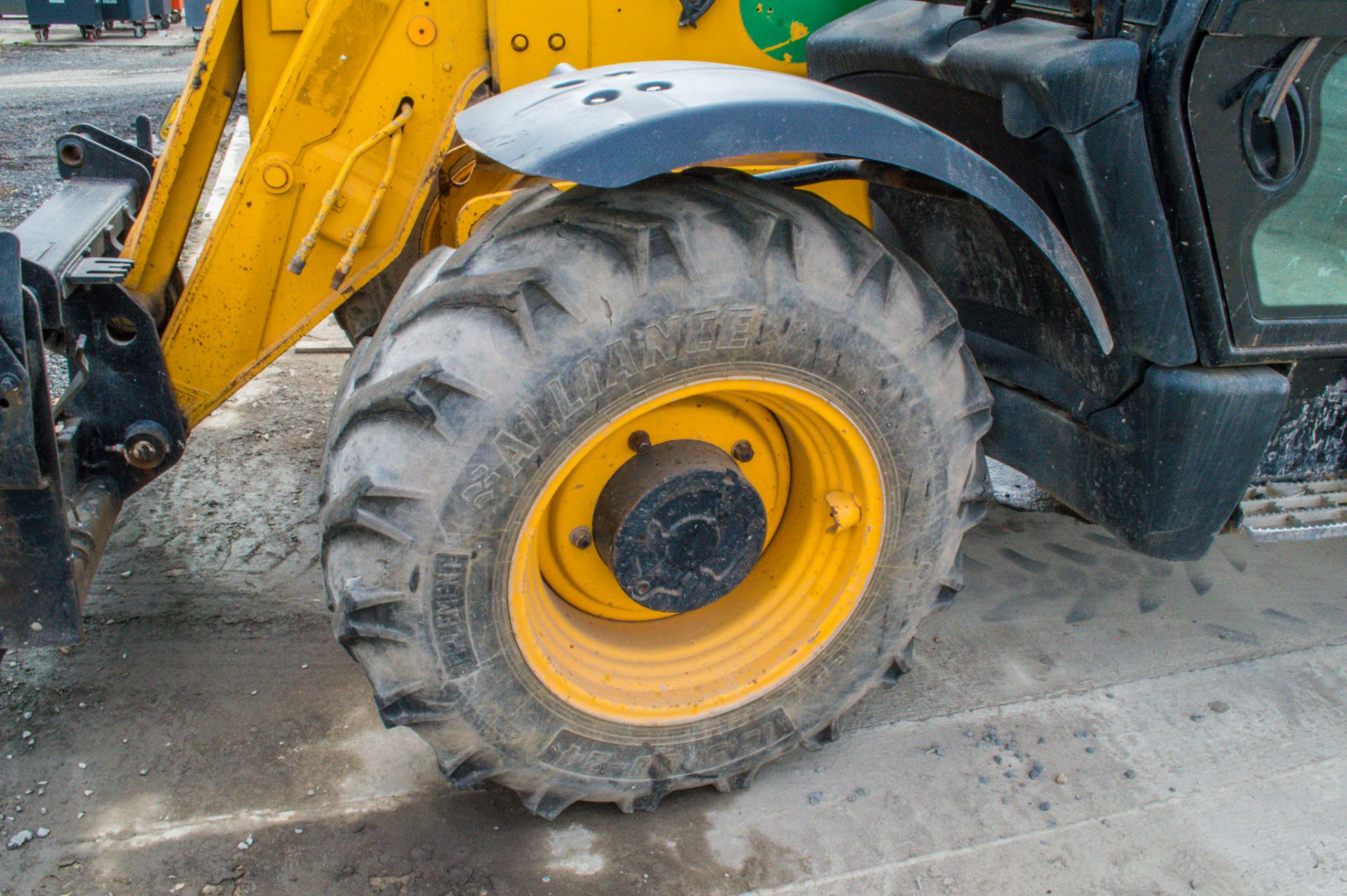 JCB 531-70 7 metre telescopic handler Year: 2008 S/N: 81425455 Recorded Hours: 4356 ** Turns over - Image 9 of 16