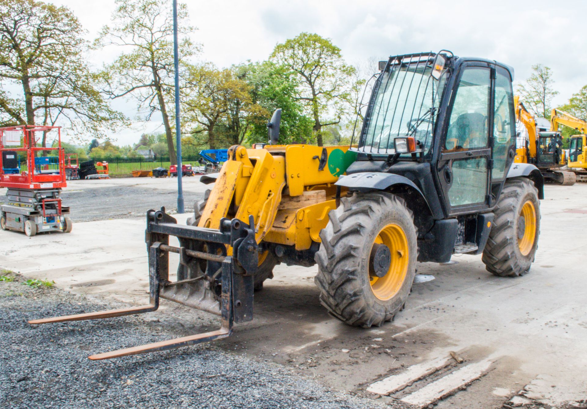 JCB 531-70 7 metre telescopic handler Year: 2008 S/N: 81425455 Recorded Hours: 4356 ** Turns over