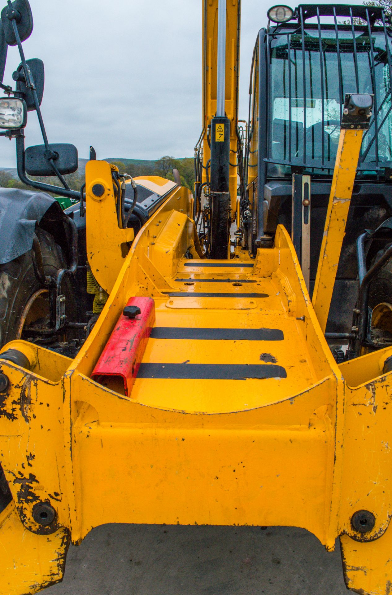 JCB 540-180 Hi-Viz 18 metre telescopic handler  Year: 2017 S/N: 2568367 Recorded Hours: 6219 c/w - Image 19 of 26