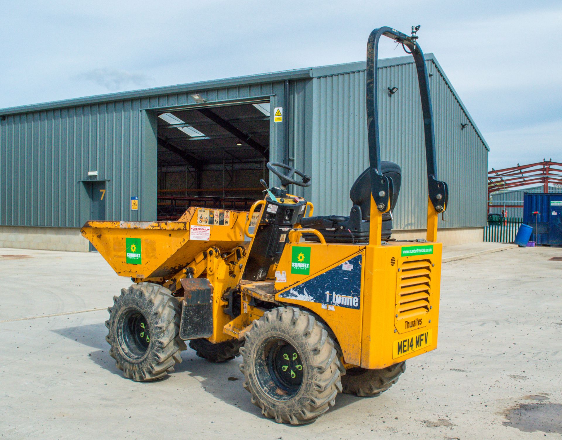 Thwaites 1 tonne hi-tip dumper Year: 2014 S/N: 17C7369 Recorded Hours: 1684 A634832 - Image 4 of 22