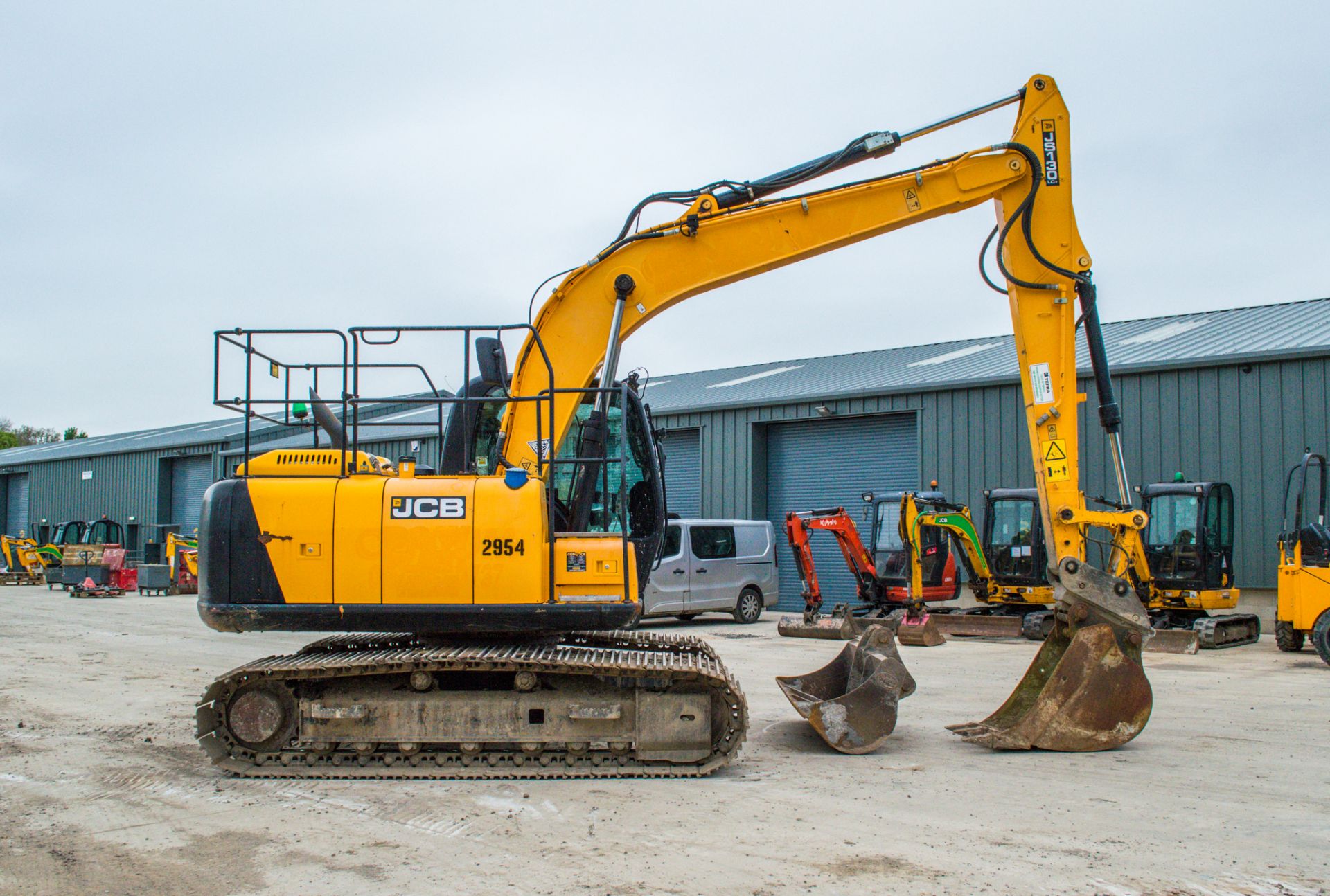 JCB JS130 LC+ 13 tonne steel tracked excavator Year: 2016 S/N: 424044 Recorded Hours: 4240 Air - Image 8 of 25