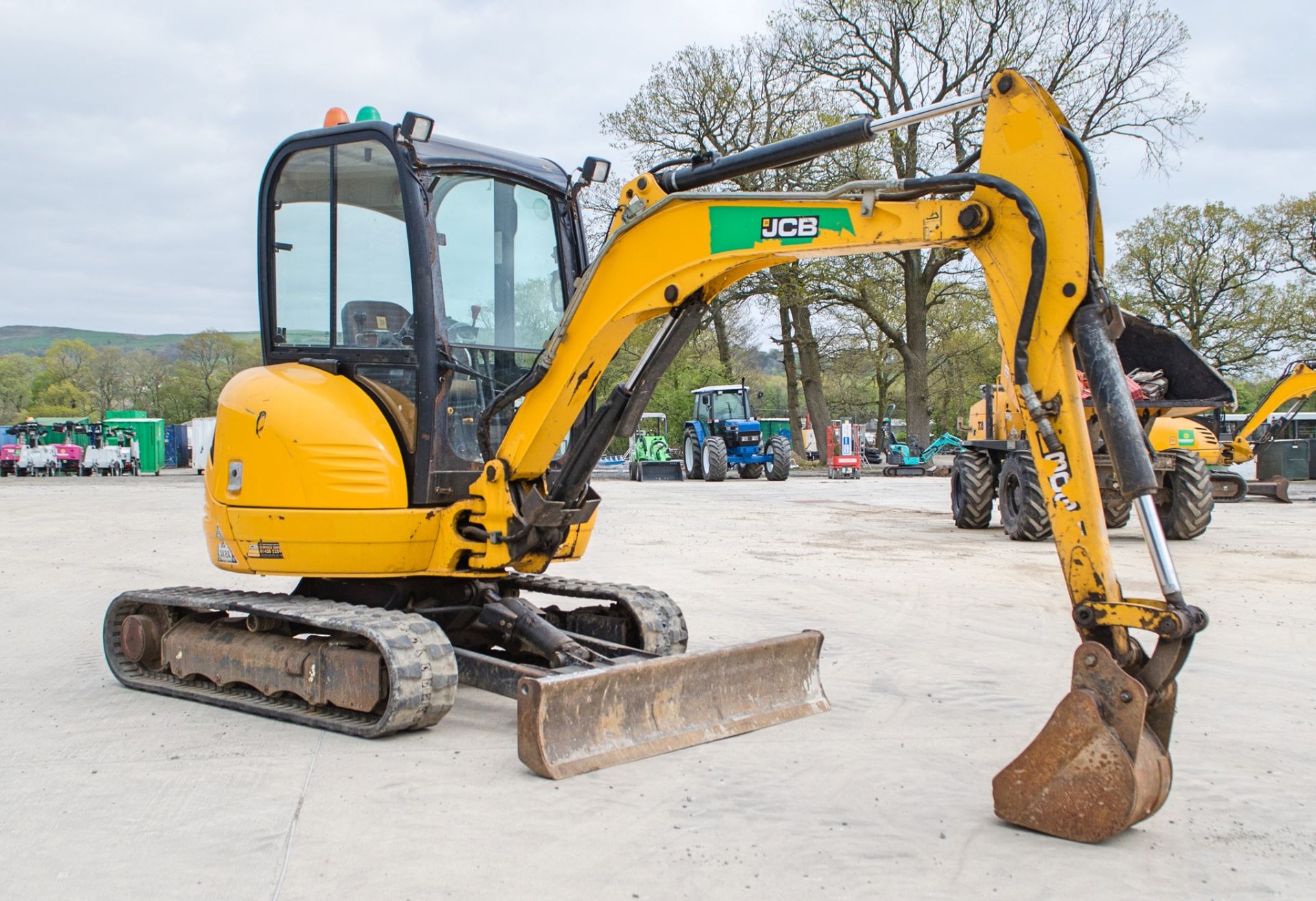 JCB 8030 ZTS 3 tonne rubber tracked excavator Year: 2014 S/N: 2117050 Recorded Hours: 2750 blade, - Image 2 of 21