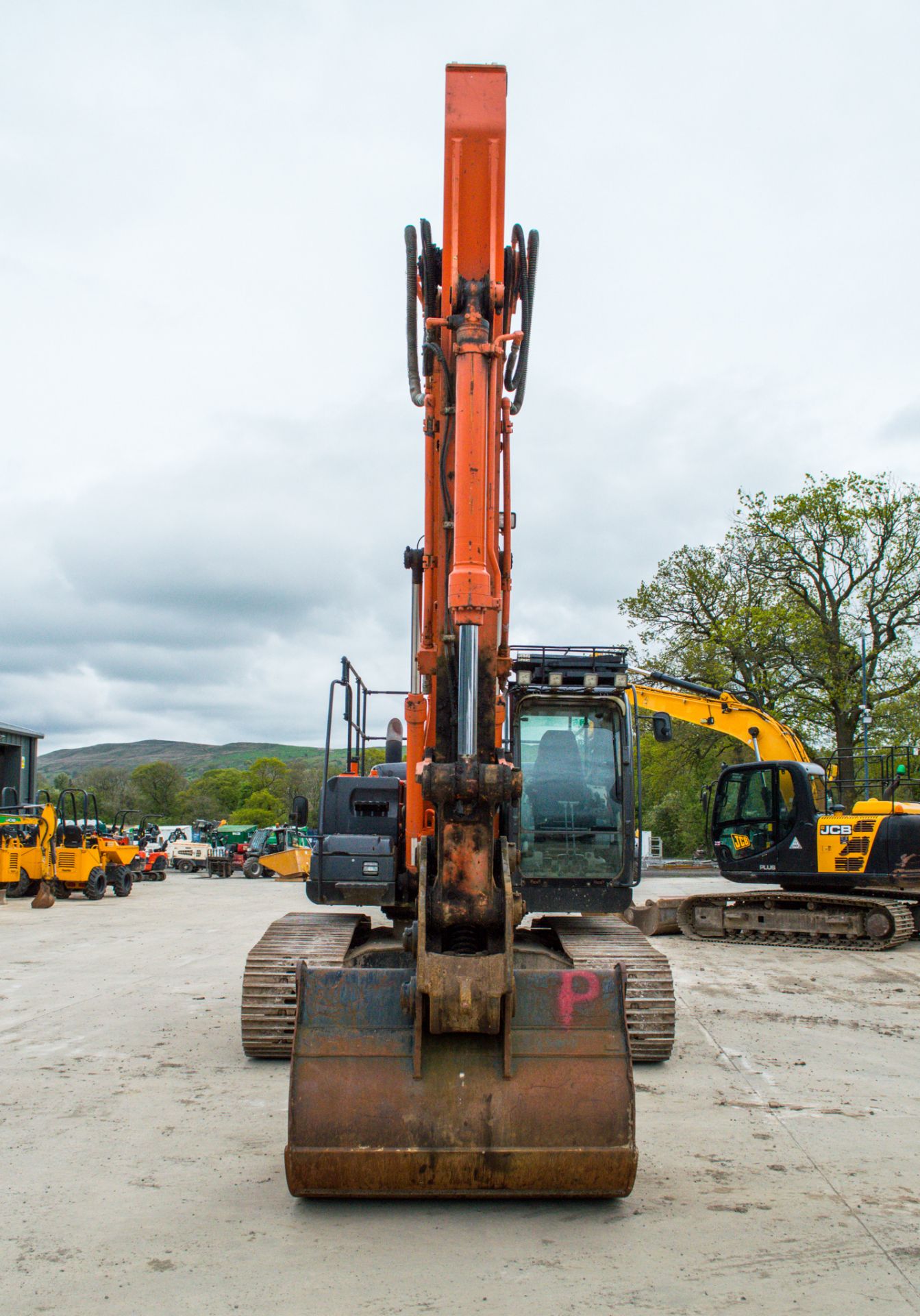 Hitachi ZX 210 LC 21 tonne steel tracked excavator Year: 2015 S/N: 303730 Recorded hours: 5549 Air - Image 5 of 22