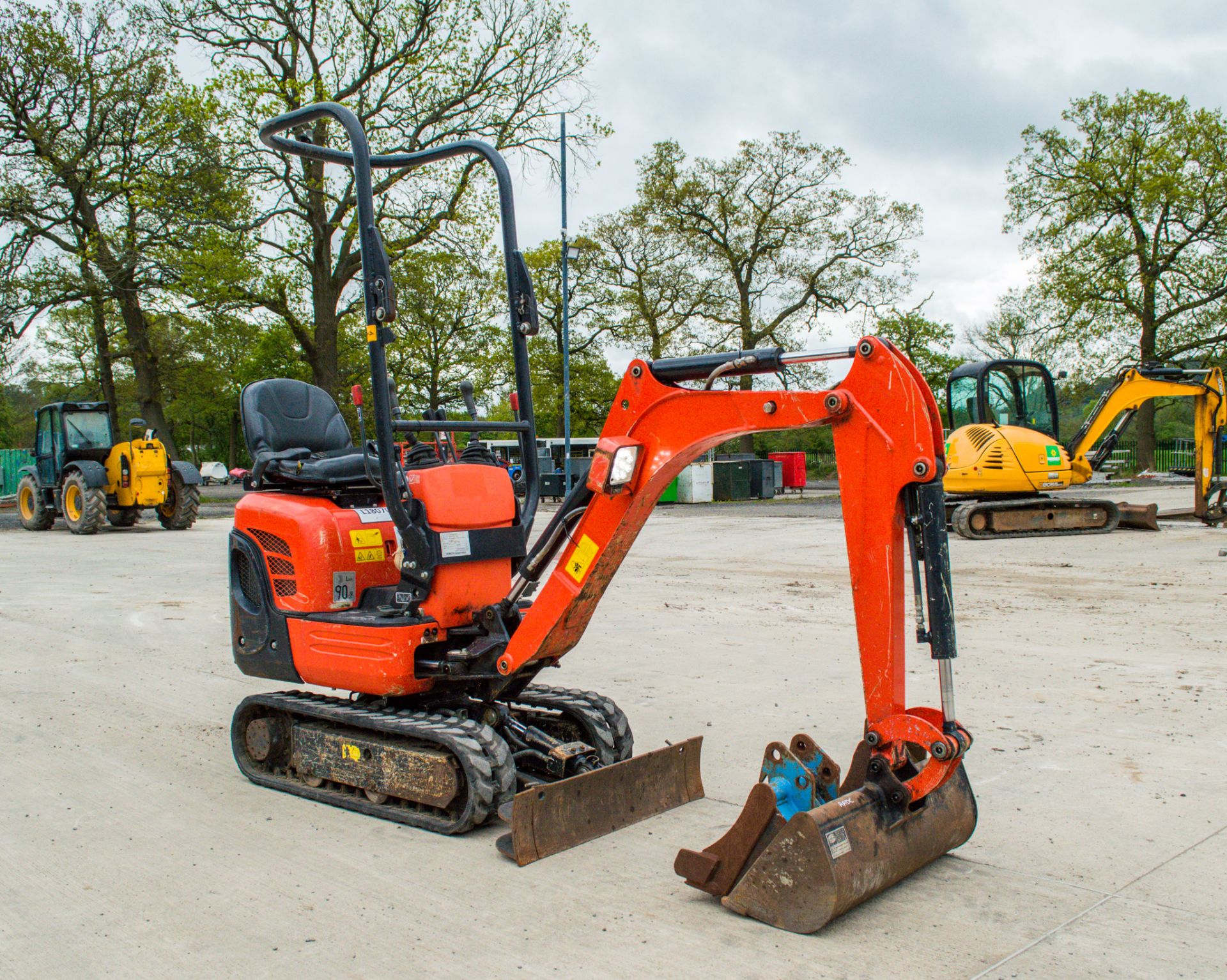 Kubota K008-3 0.8 tonne rubber tracked micro excavator Year: 2018 S/N: 31069 Recorded Hours: 663 - Image 2 of 20
