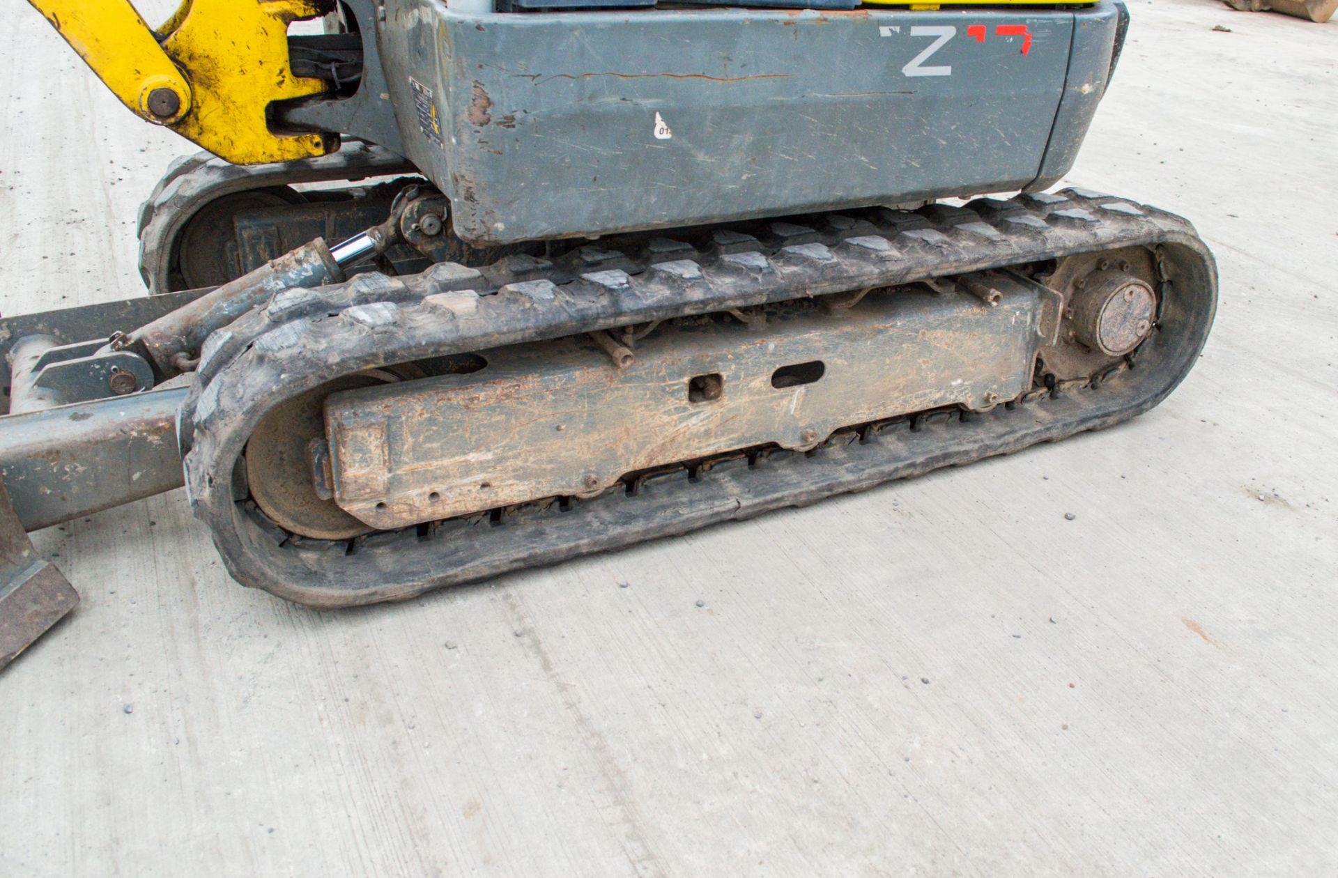 Wacker Neuson EZ17 1.7 tonne rubber tracked mini excavator Year: 2018 S/N: L03223 Recorded Hours: - Image 9 of 19