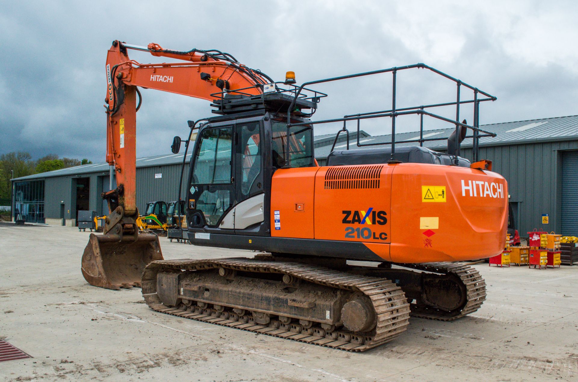 Hitachi ZX 210 LC 21 tonne steel tracked excavator Year: 2015 S/N: 303730 Recorded hours: 5549 Air - Image 4 of 22