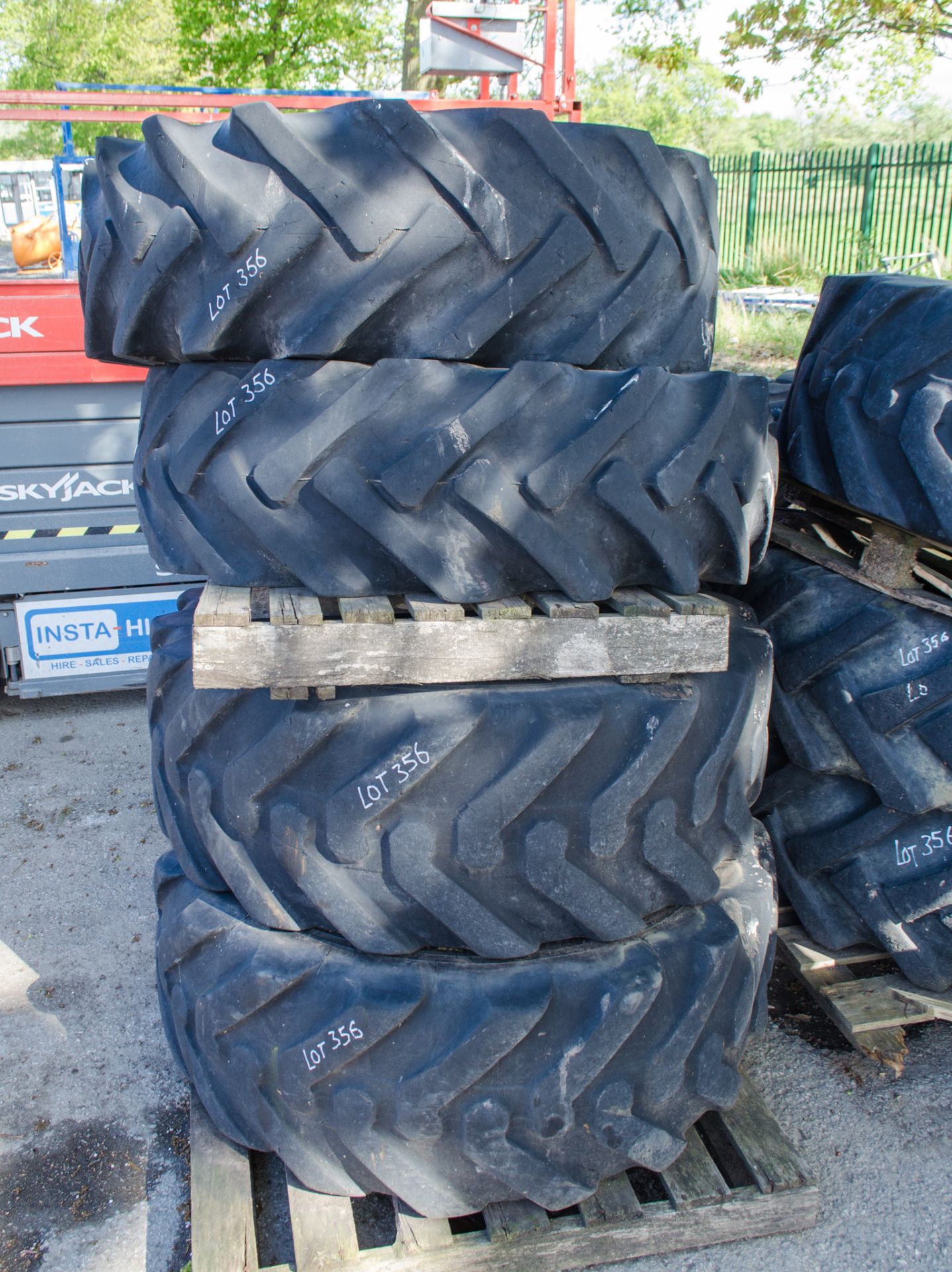 8 - miscellaneous tyres as photographed - Image 3 of 4