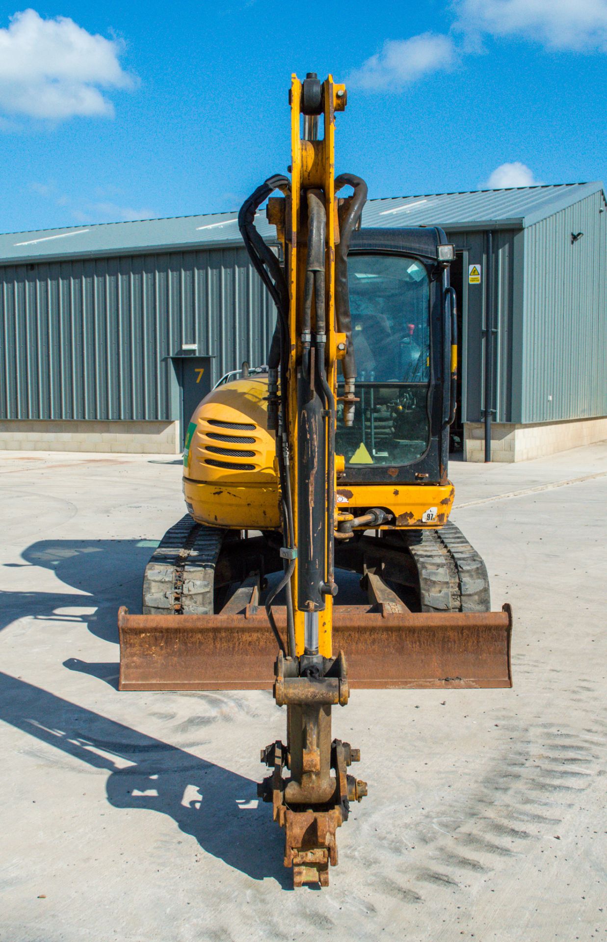 JCB 8055 RTS 5.5 tonne rubber tracked midi excavator Year: 2014 S/N: 2060727 Recorded Hours: 2618 - Image 5 of 25