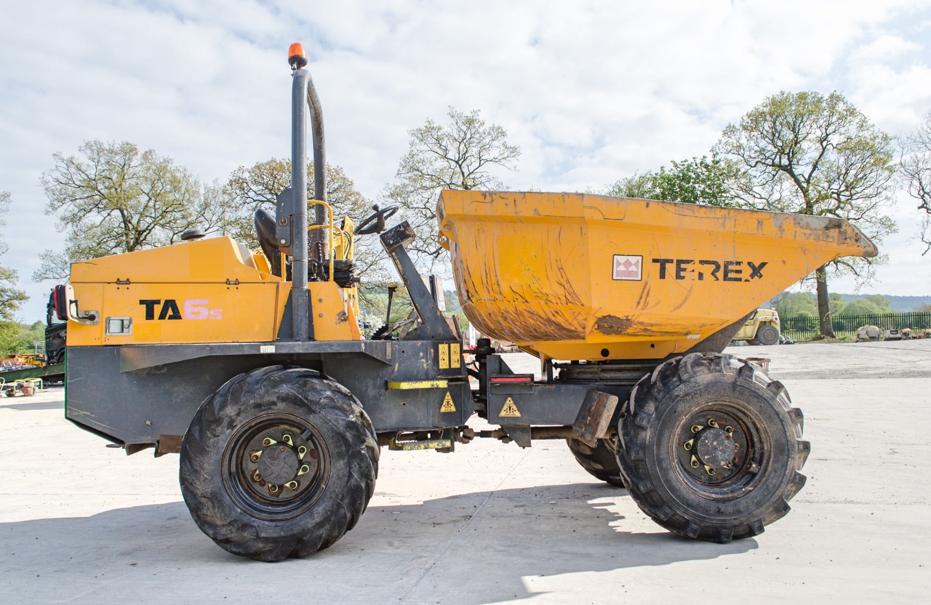 Terex TA6s 6 tonne swivel skip dumper Year: 2014 S/N: EE9PJ6044 Recorded Hours: 1811 A644828 - Image 8 of 21