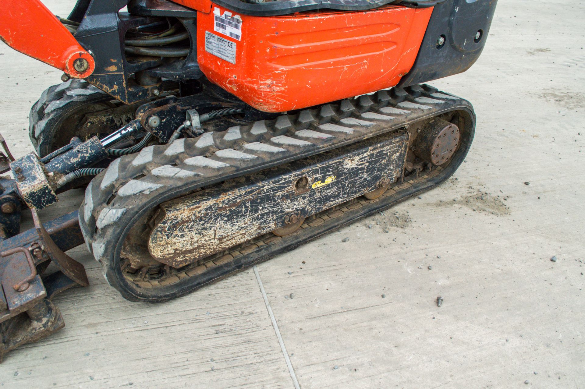 Kubota K008-3 0.8 tonne rubber tracked micro excavator Year: 2018 S/N: 31059 Recorded Hours: 767 - Image 9 of 20