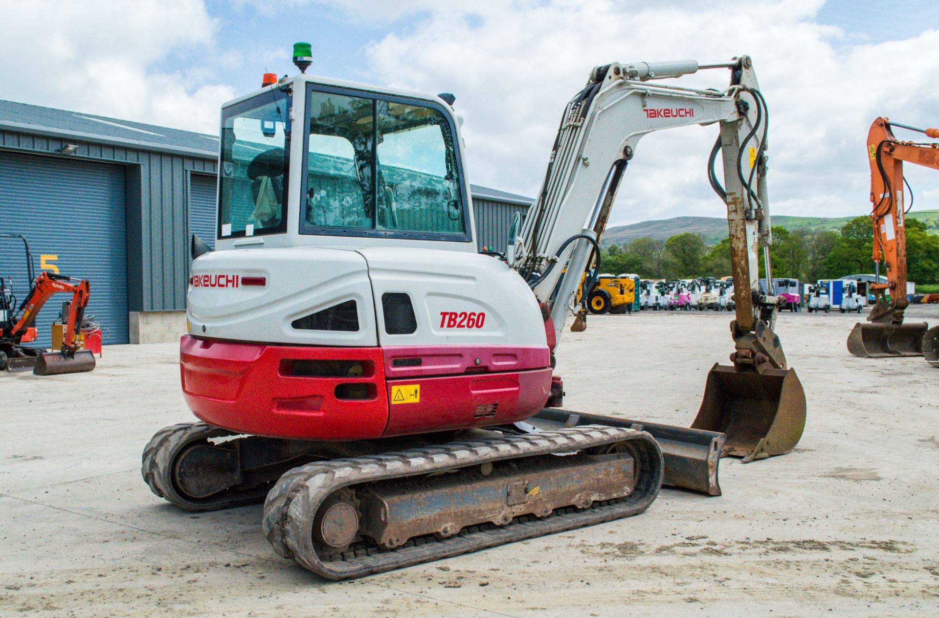 Takeuchi TB260 6 tonne rubber tracked midi excavator Year: 2014 S/N: 126000704 Recorded hours: - Image 4 of 26