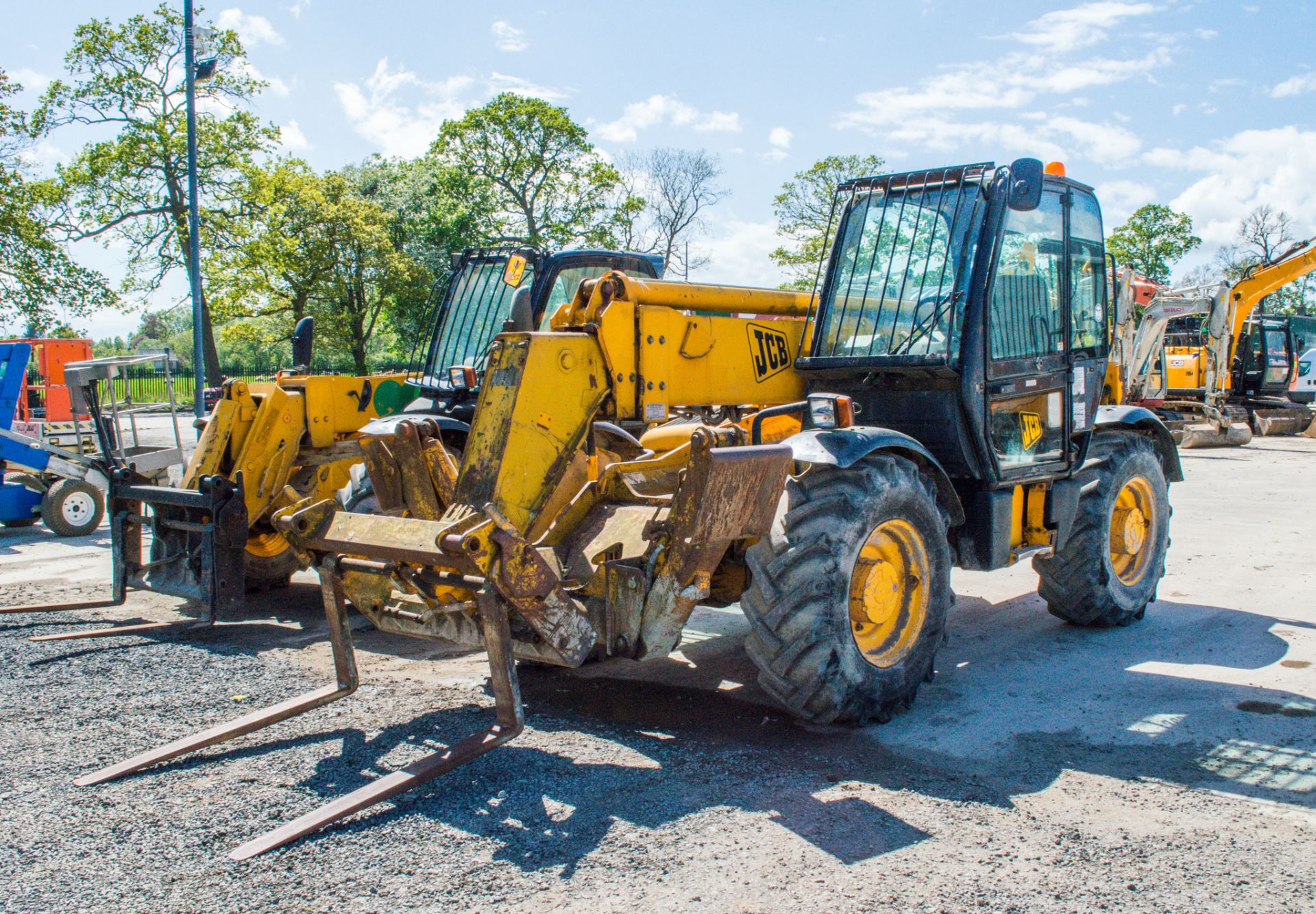 JCB 532-120 12 metre telescopic handler  Year: 2001  S/N: 0783815 Recorded Hours: 1587  **Sold as