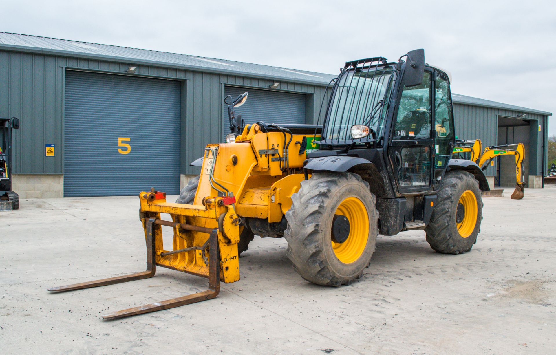 JCB 535-95 9.5 metre telescopic handler Year: 2015 S/N: 2346986 Recorded Hours: 1773 H5108838