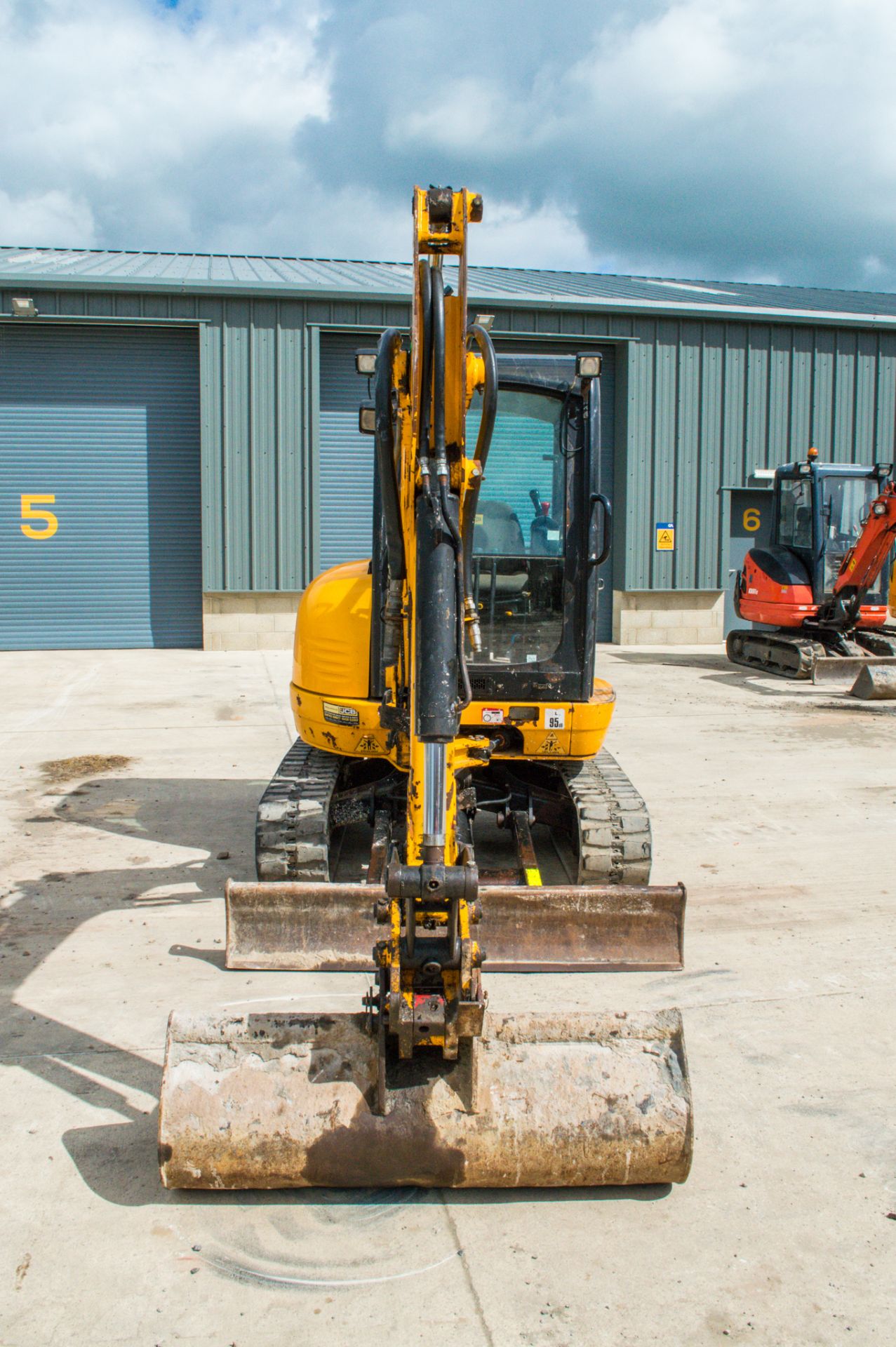 JCB 8030 ZTS 3 tonne rubber tracked mini excavator Year: 2015 S/N: 2432305 Recorded hours: 2702 - Image 5 of 21