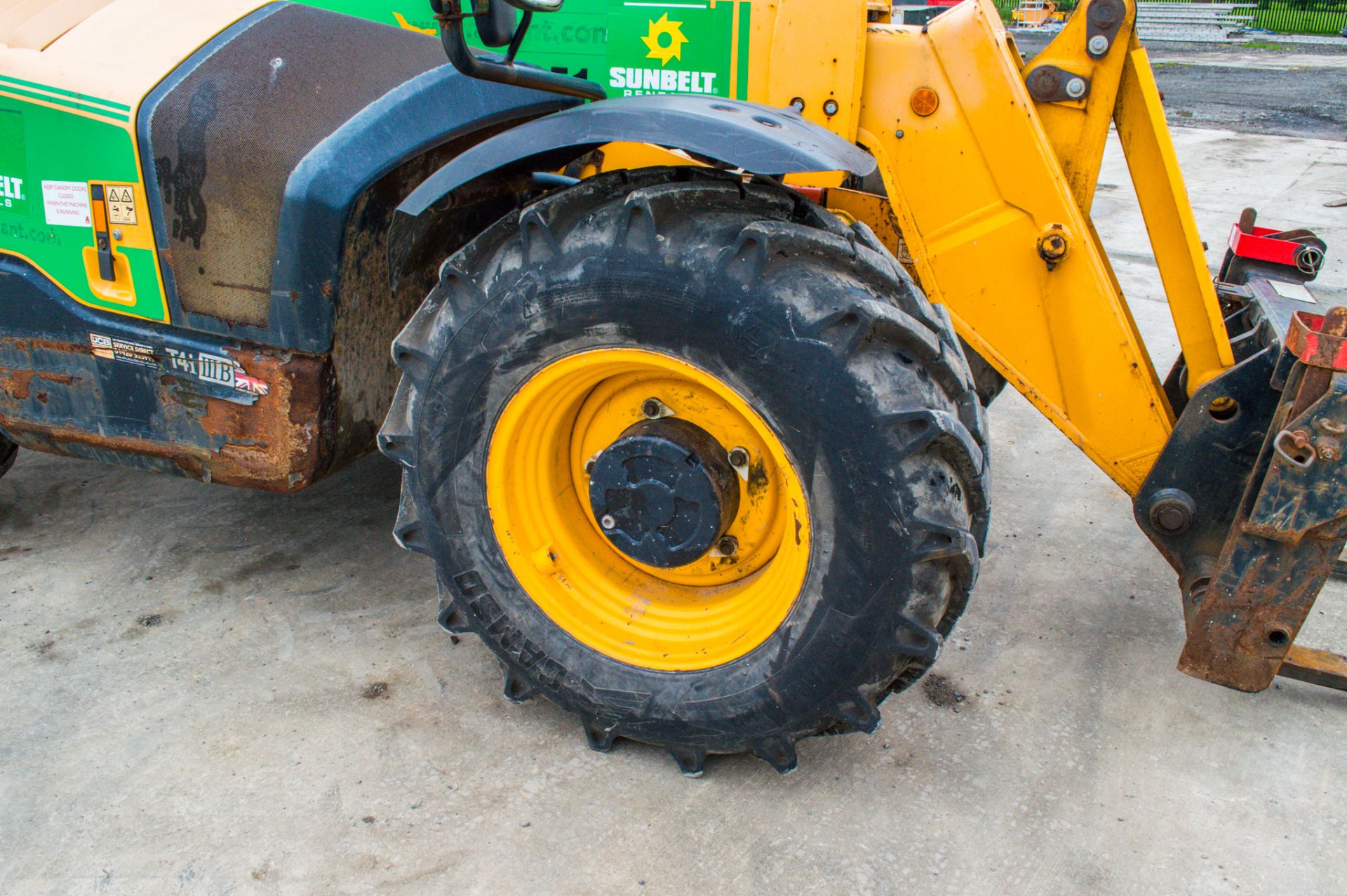 JCB 531-70 7 metre telescopic handler  Year: 2015  S/N: 2349726 Recorded Hours: 2144 A668951 - Image 9 of 25