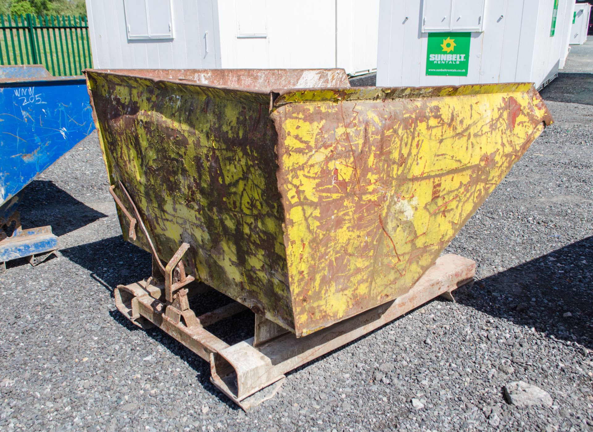 Fork lift tipping skip - Image 2 of 2