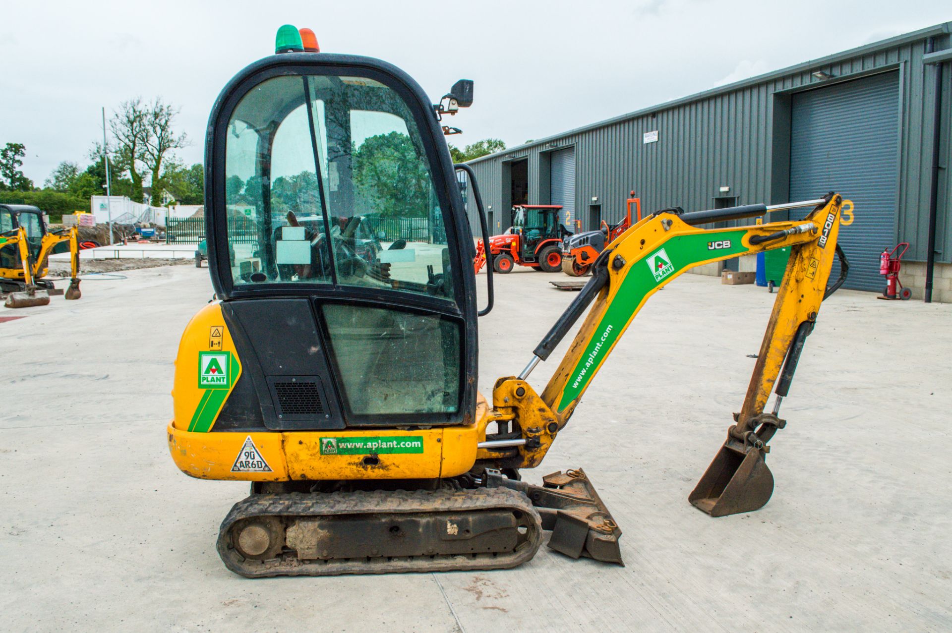 JCB 8018 CTS 1.8 tonne rubber tracked mini excavator Year: 2017 S/N: 583517 Recorded Hours: 3107 - Image 7 of 20