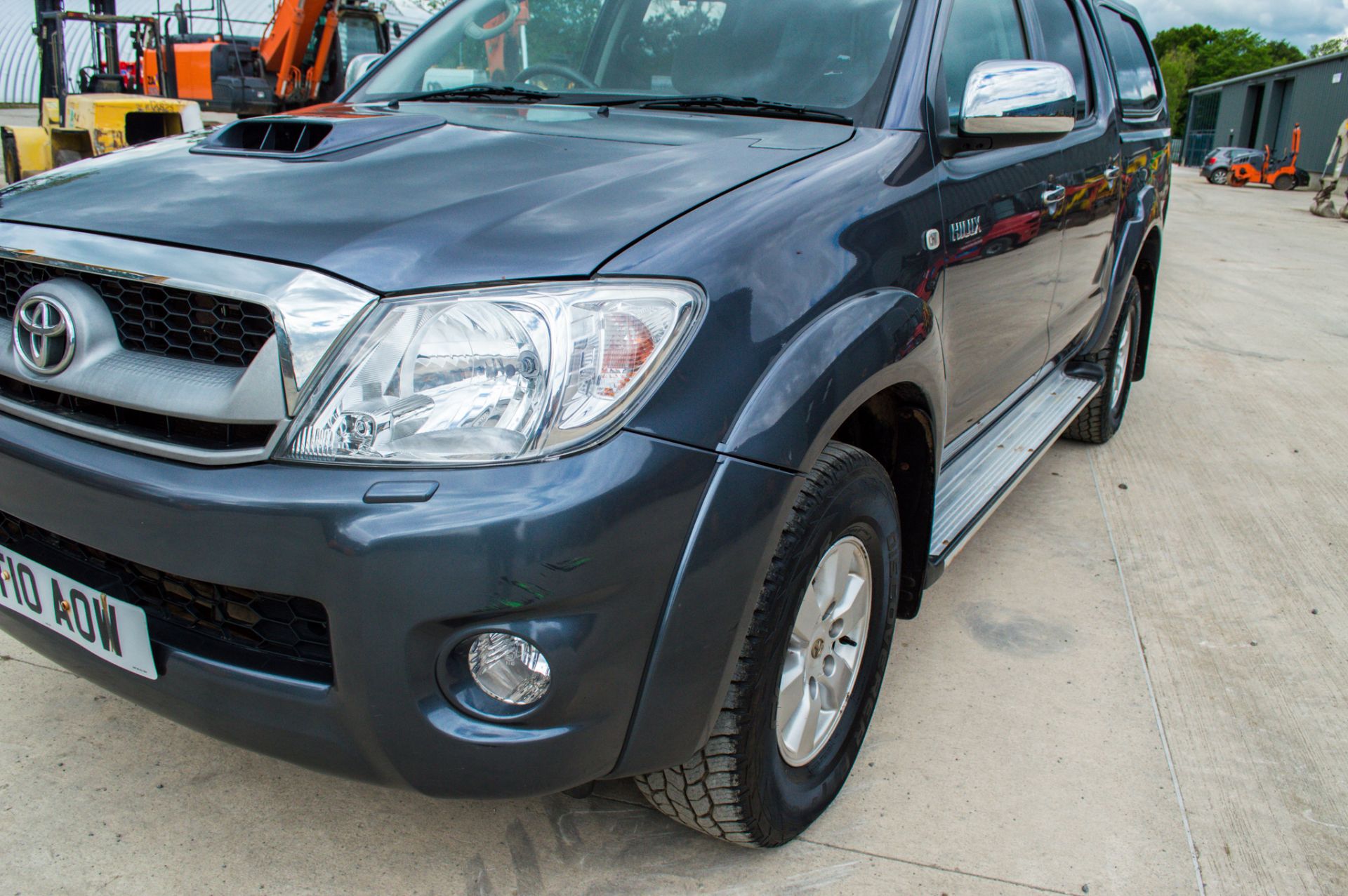 Toyota Hilux 2.5 D-4D 144 HL3 4wd manual double cab pick up Reg No: ST10 AOW Date of Registration: - Image 10 of 25