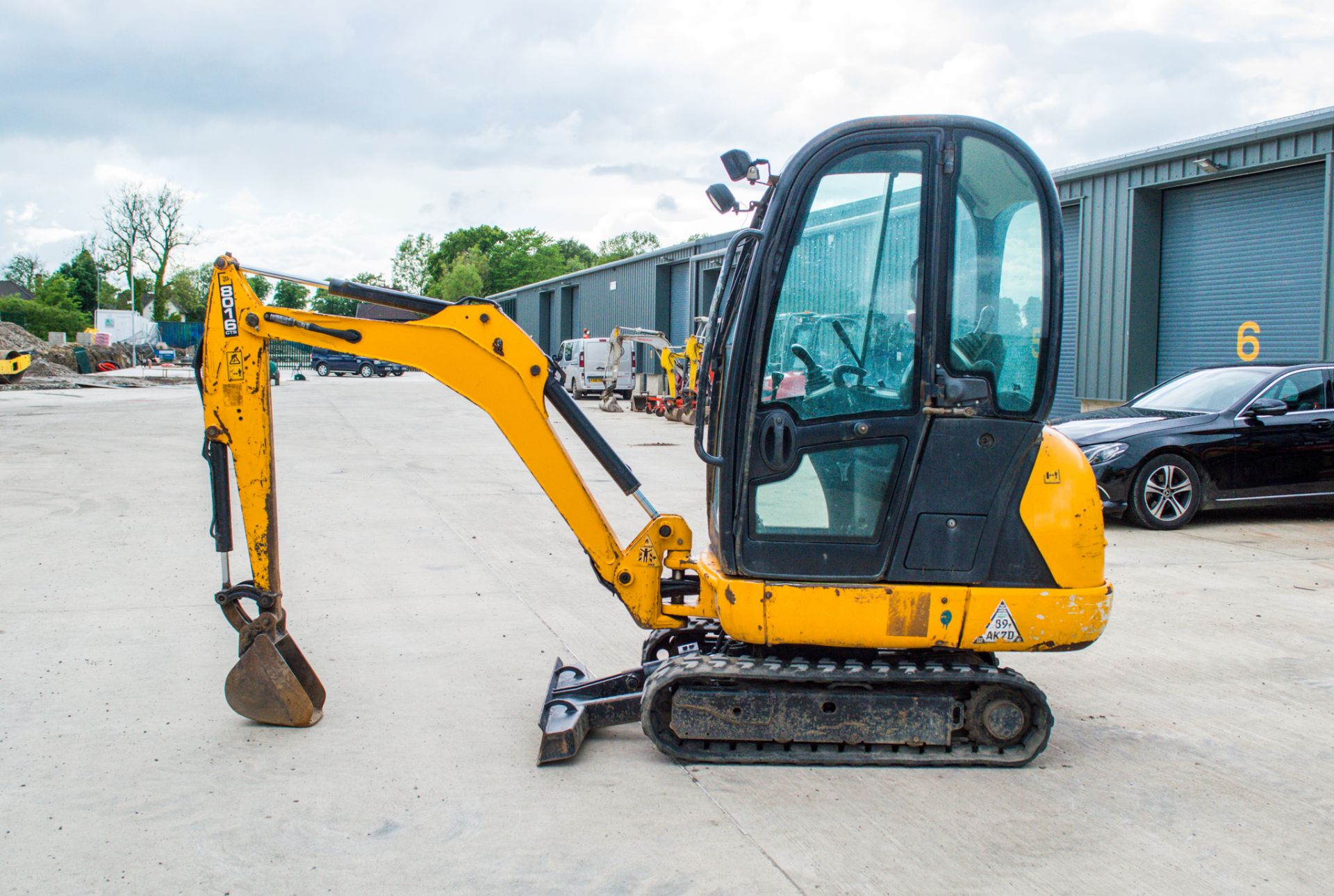 JCB 8016 CTS 1.6 tonne rubber tracked mini excavator Year: 2014 S/N: 2071647 Recorded Hours: 2714 - Image 8 of 20