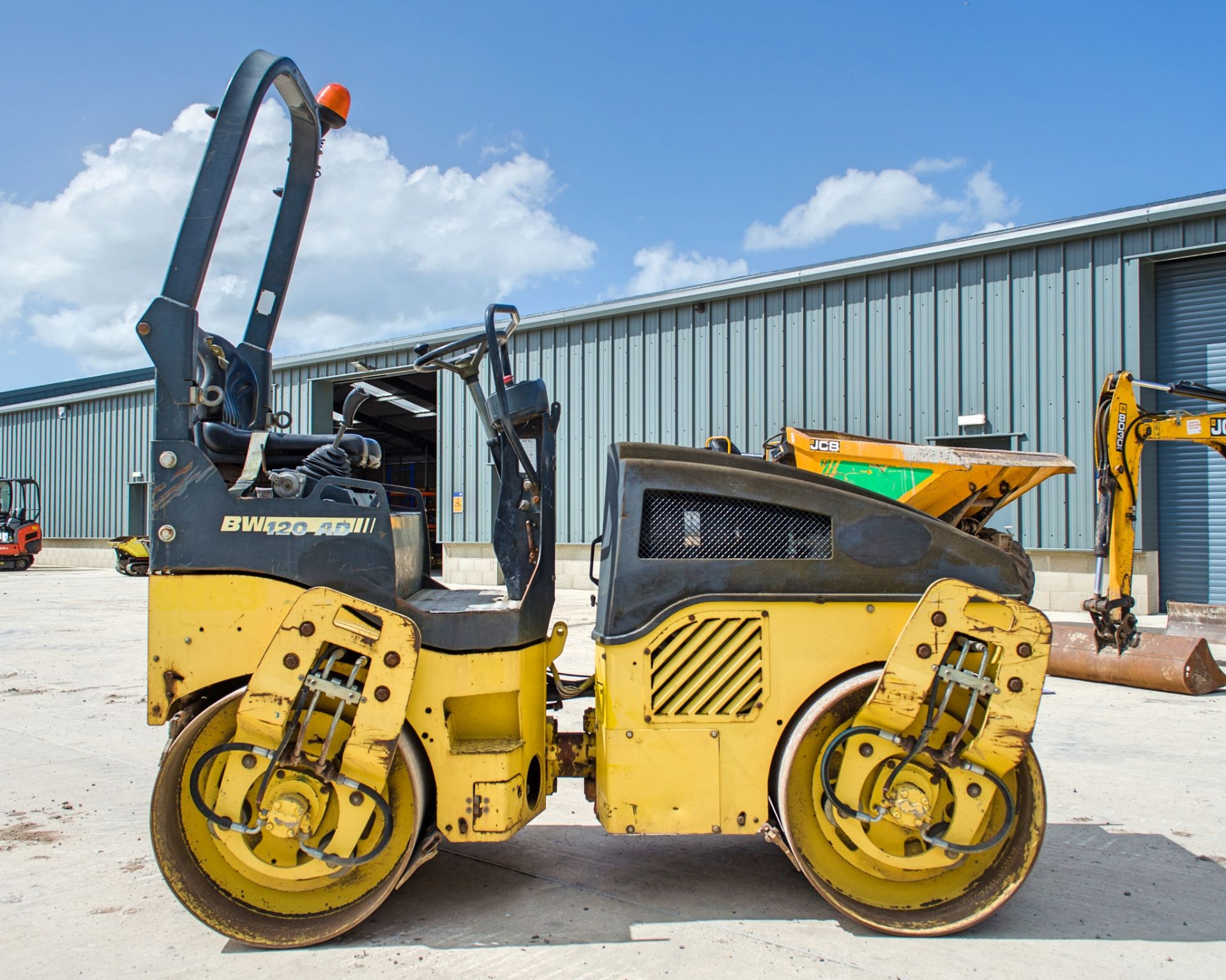 Bomag BW120 AD double drum ride on roller Recorded hours: 480 9863 - Image 8 of 17