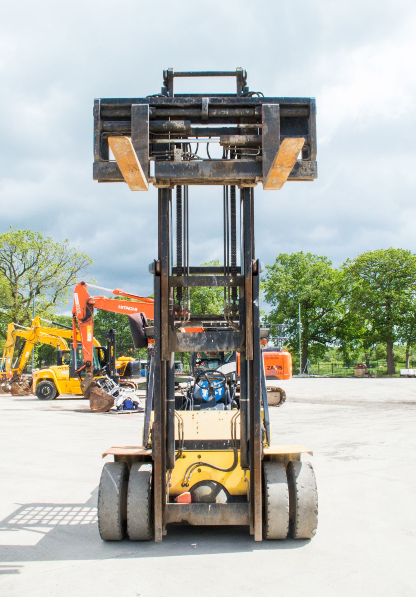 Hyster 7.0 7 tonne diesel driven fork lift truck Year: 2005 S/N:  Recorded Hours: 4370 Side - Image 16 of 18