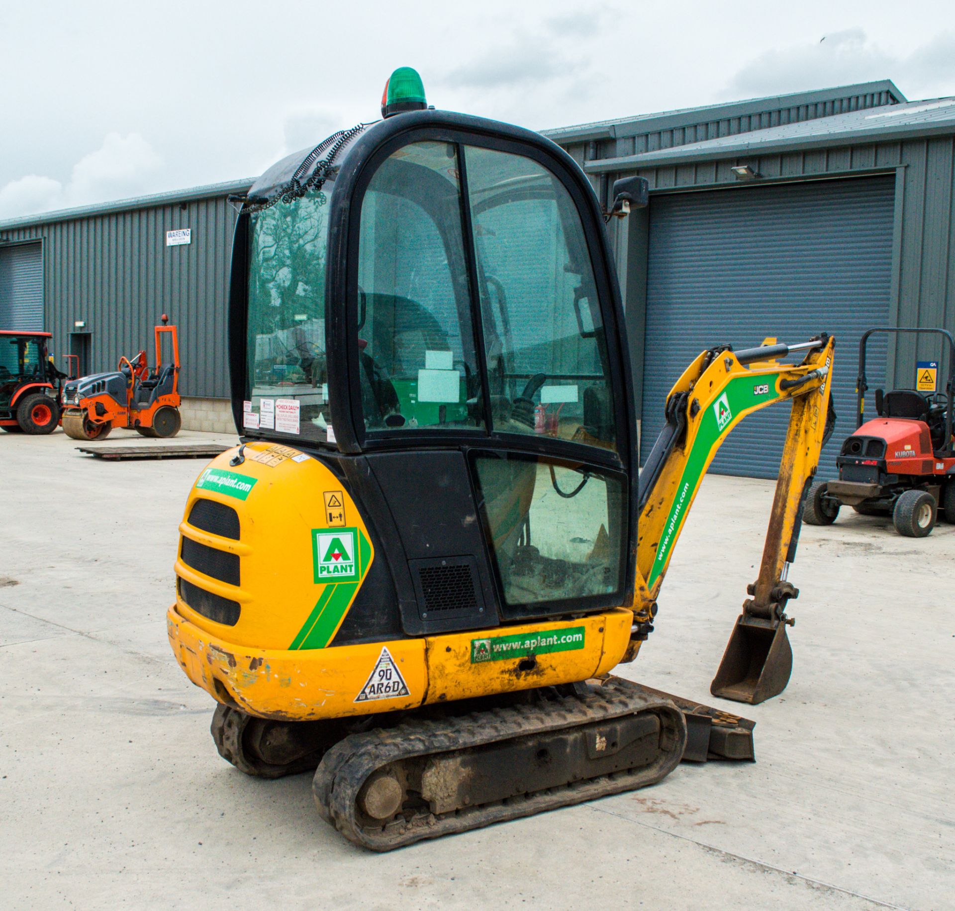 JCB 8018 CTS 1.8 tonne rubber tracked mini excavator Year: 2017 S/N: 583517 Recorded Hours: 3107 - Image 3 of 20