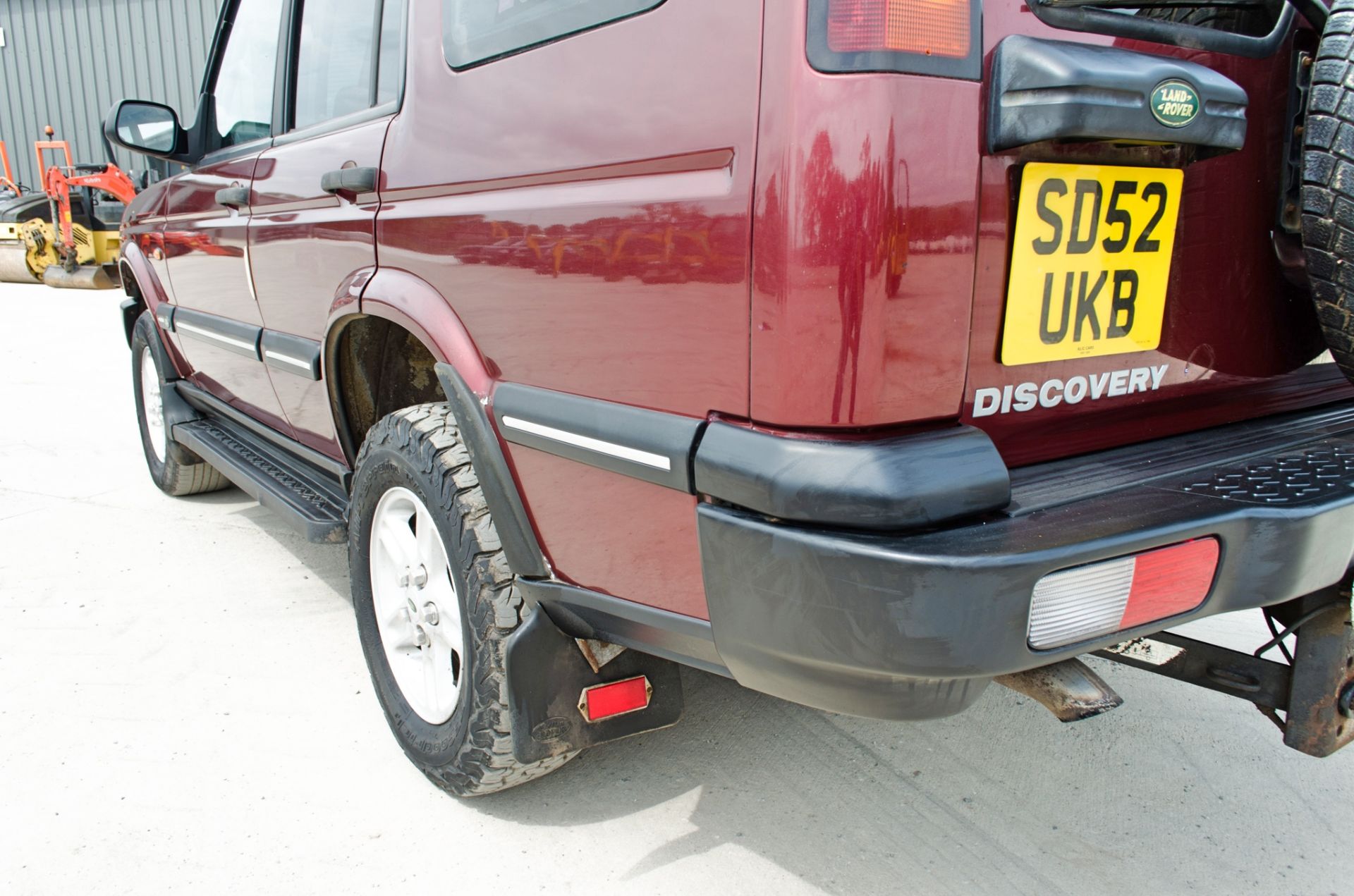 Land Rover Discovery TD5 2.5 manual 5 door estate car Registration Number: SD52 UKB Date of - Image 10 of 30