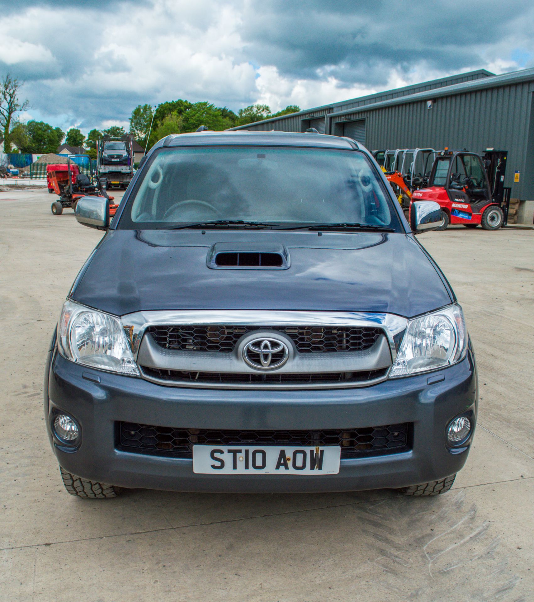 Toyota Hilux 2.5 D-4D 144 HL3 4wd manual double cab pick up Reg No: ST10 AOW Date of Registration: - Image 5 of 25